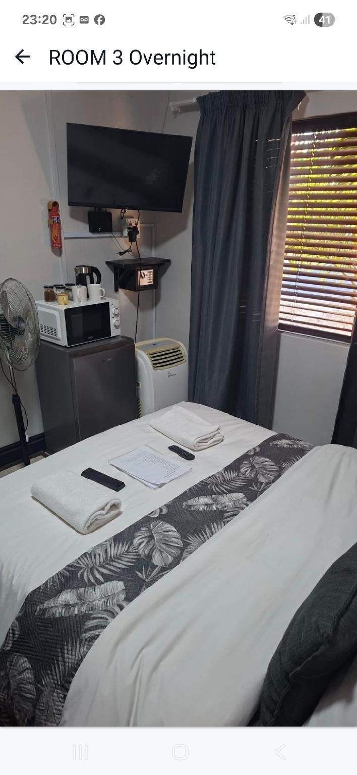 Queen Accessible Guest Room