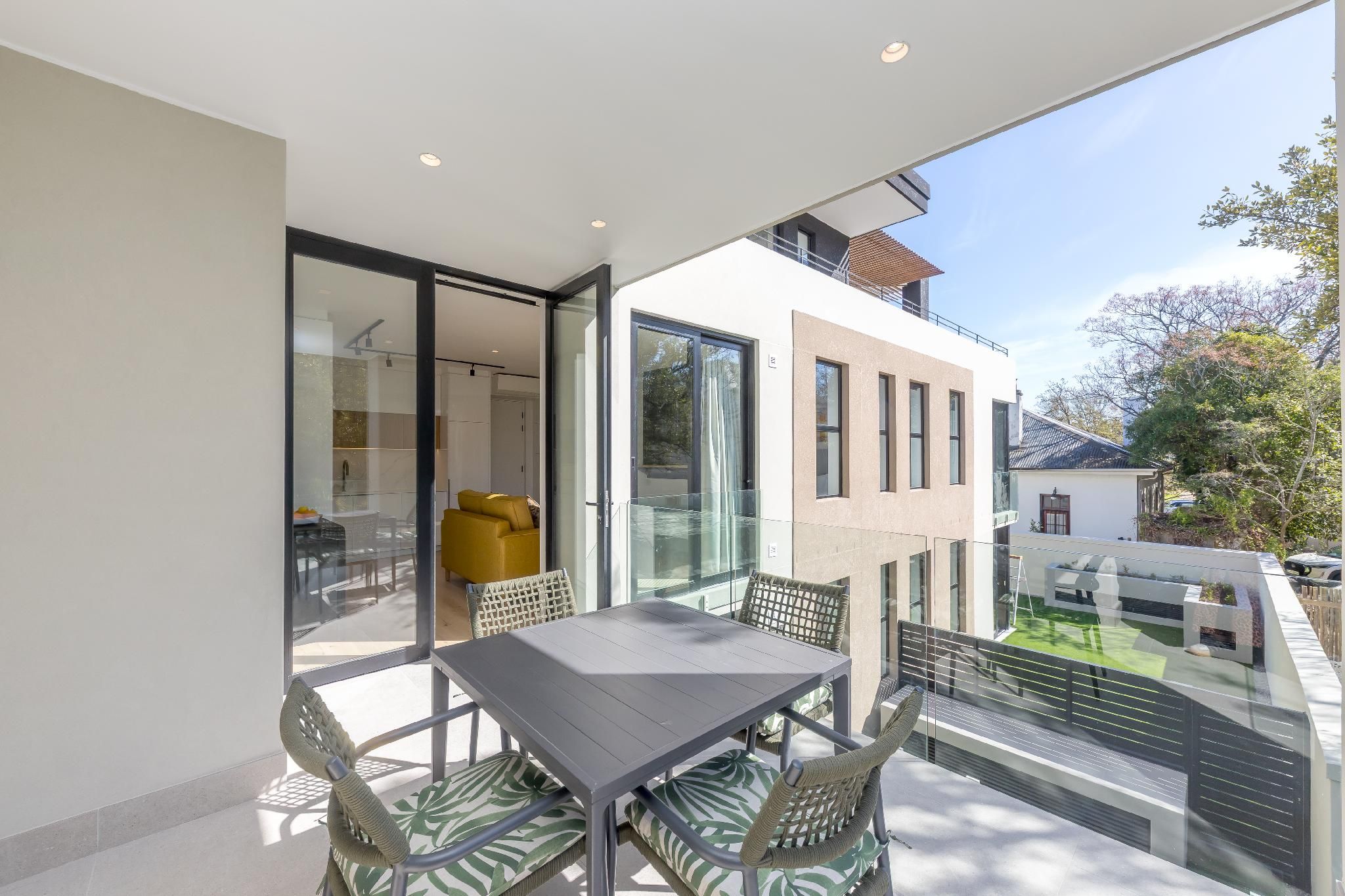 1 Bedroom Apartment with Balcony and Views