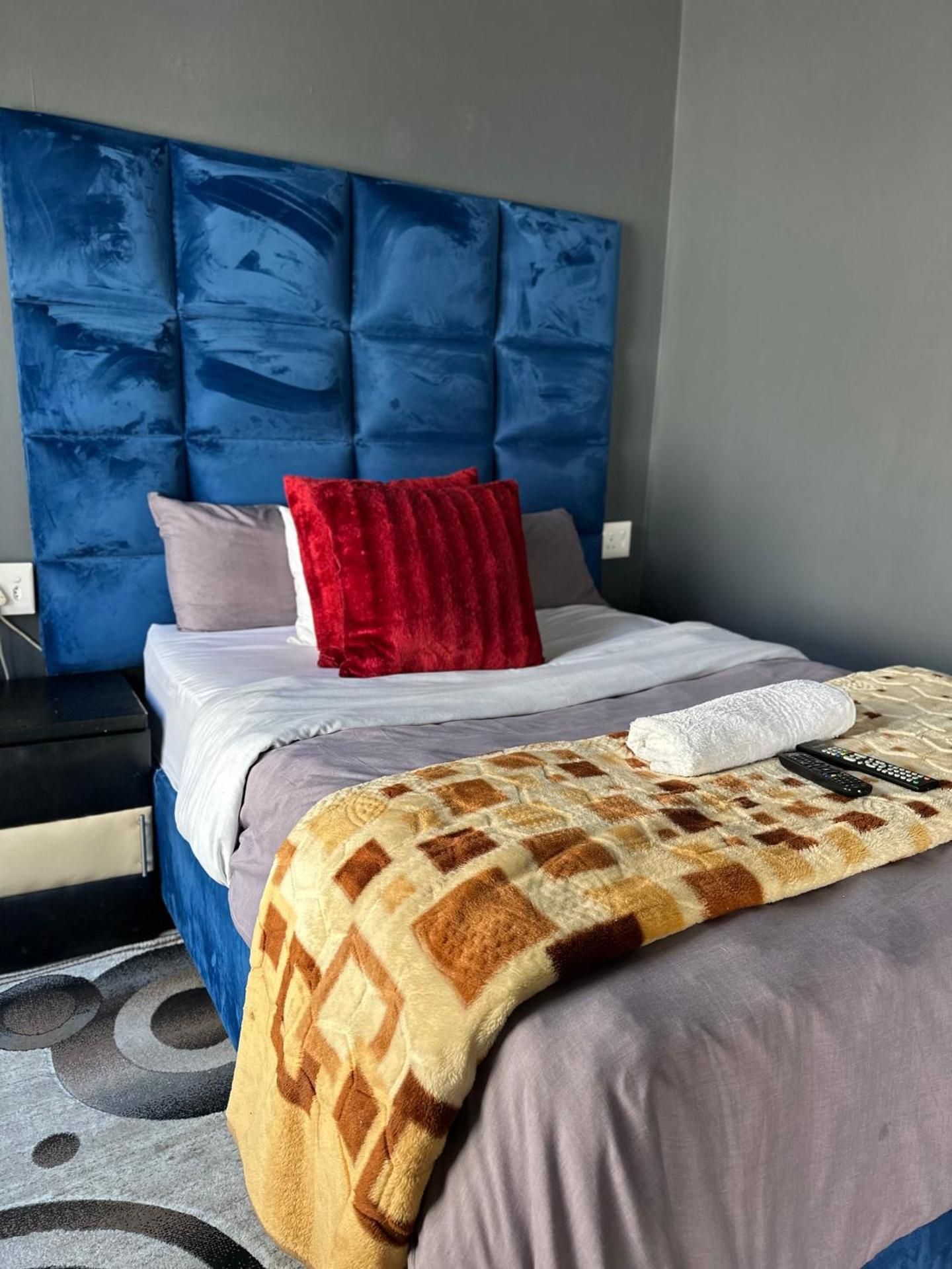 Deluxe Double Room (2 Adults + 1 Child)