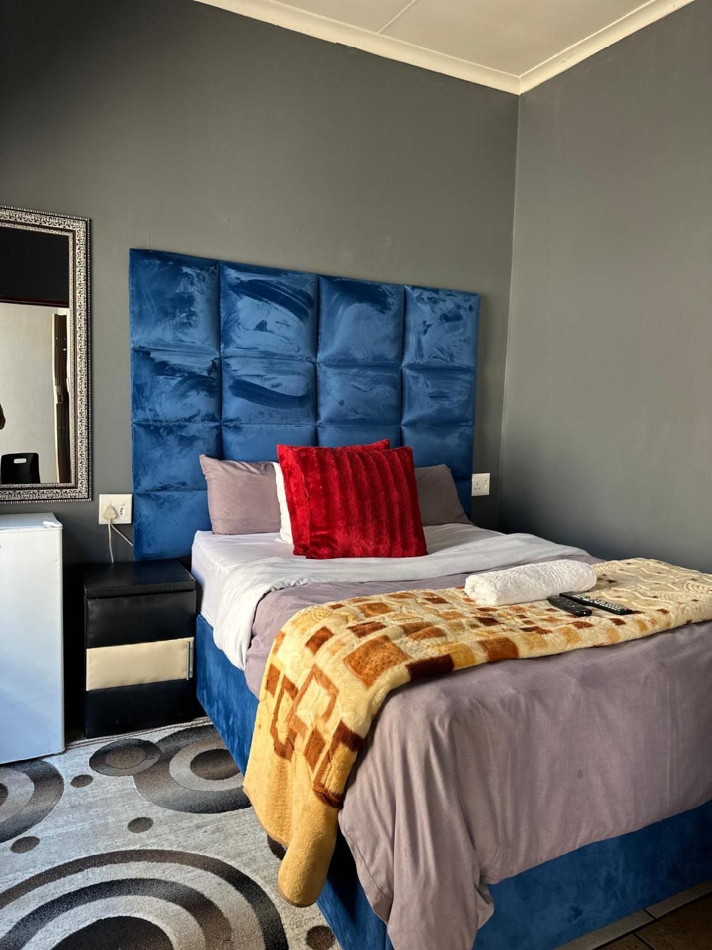 Deluxe Double Room (2 Adults + 1 Child)