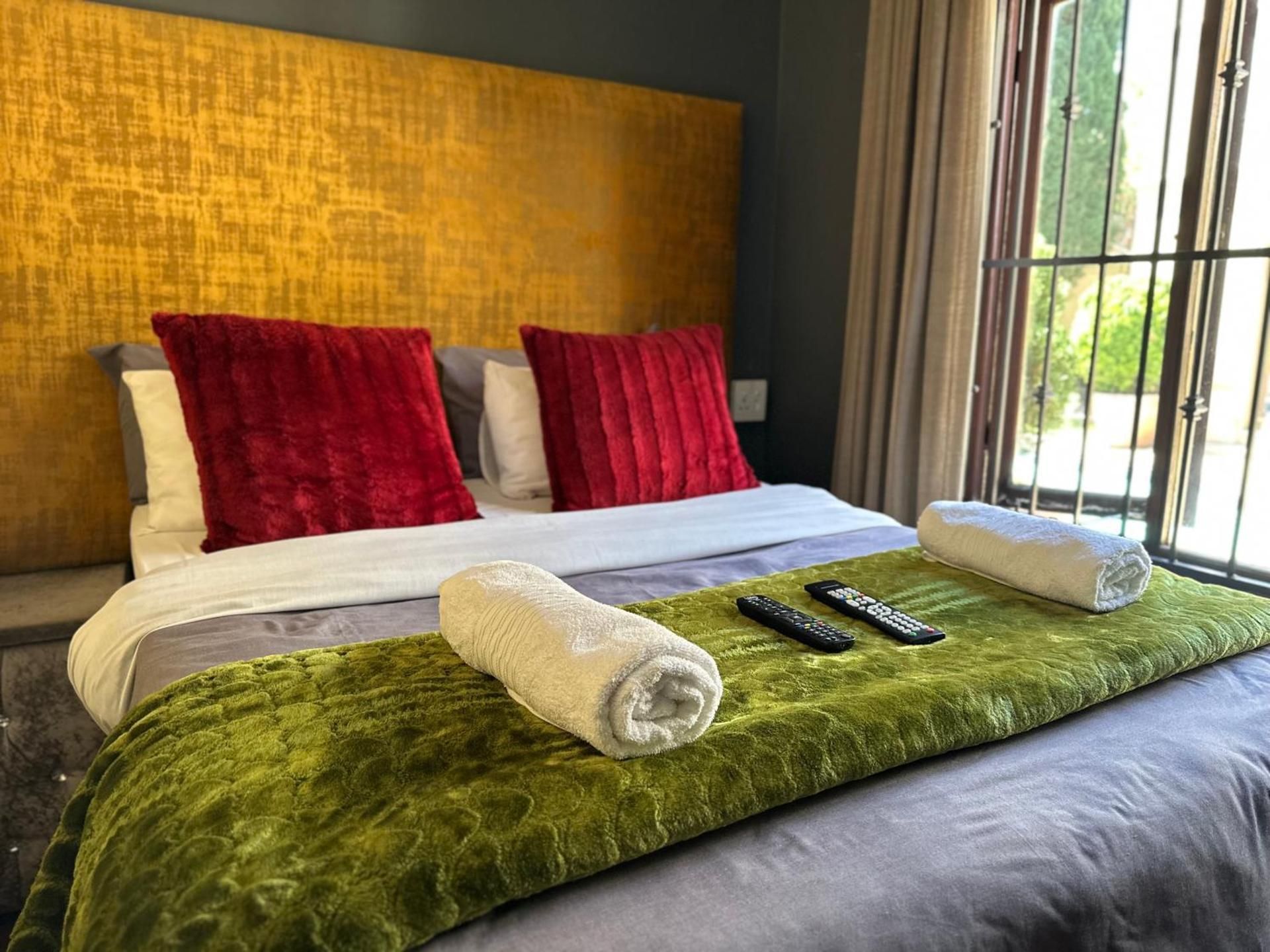 Standard Queen Room
