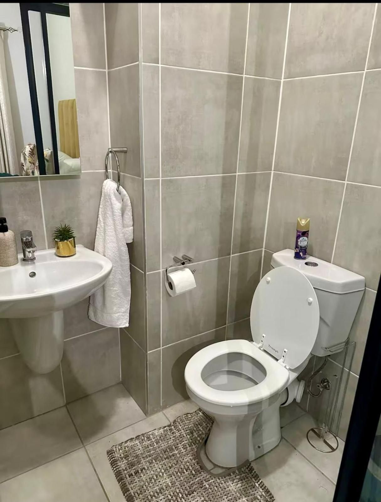 Two-Bedroom Deluxe Apartment with Balcony