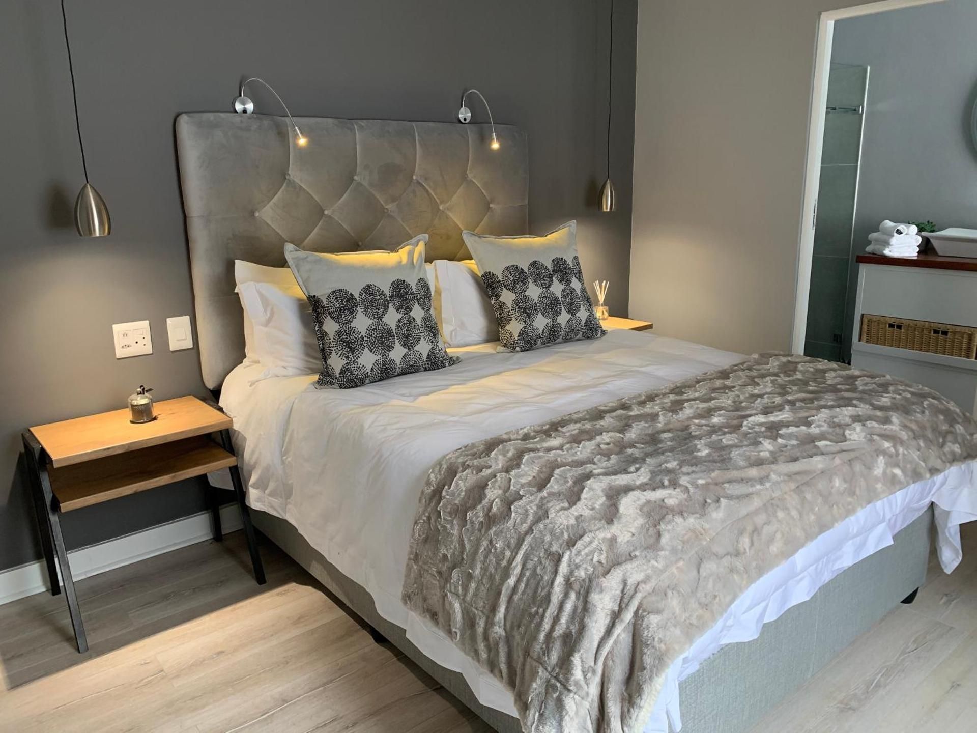 Standard Queen Room 3