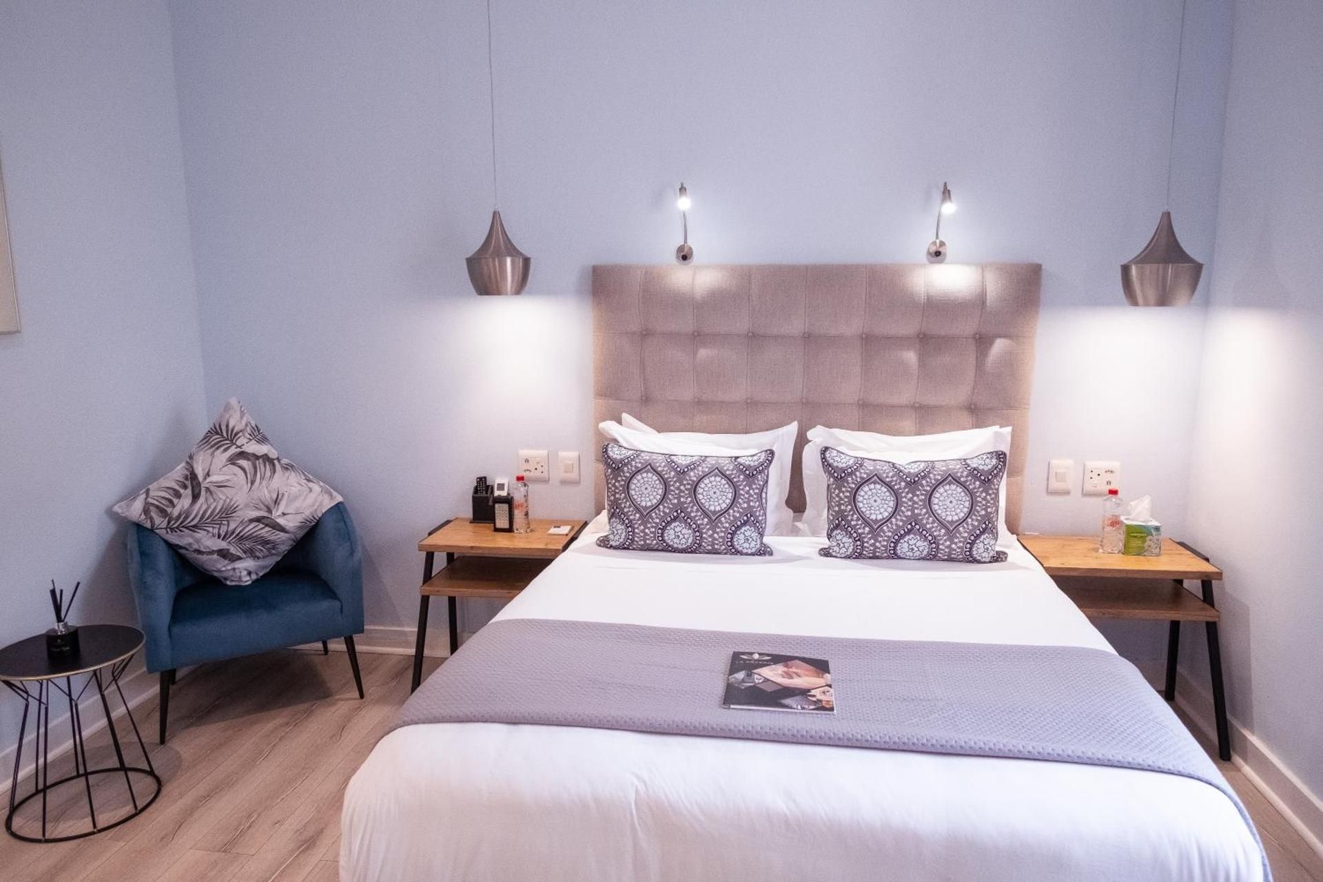 Deluxe Queen Room 4