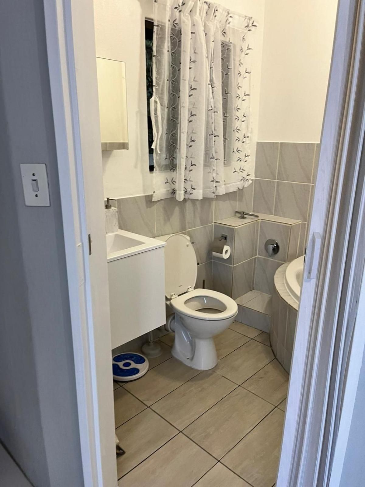 Queen Room with Shared Bathroom