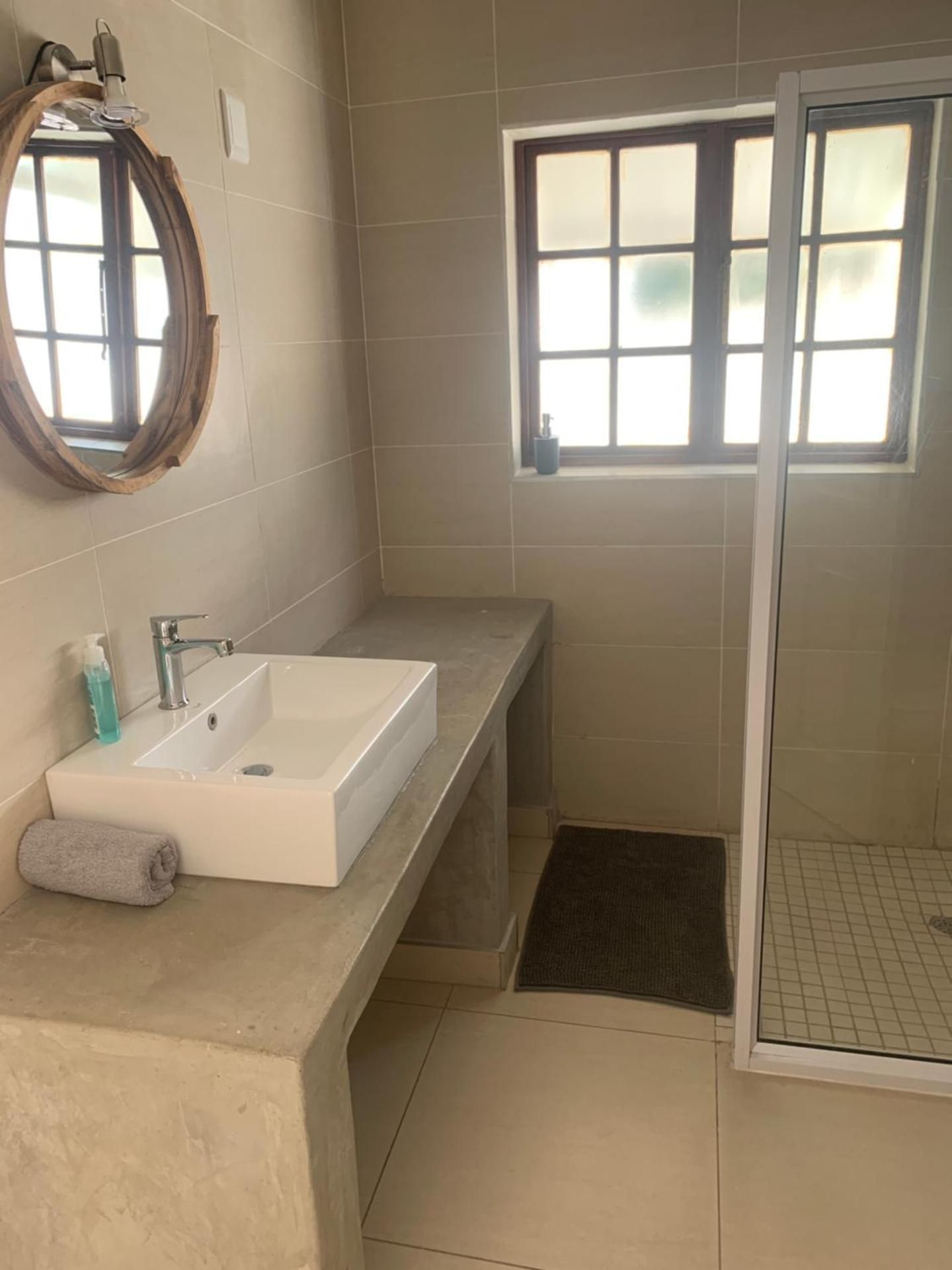 Otjibamba Lodge Luxury Queen Room 3