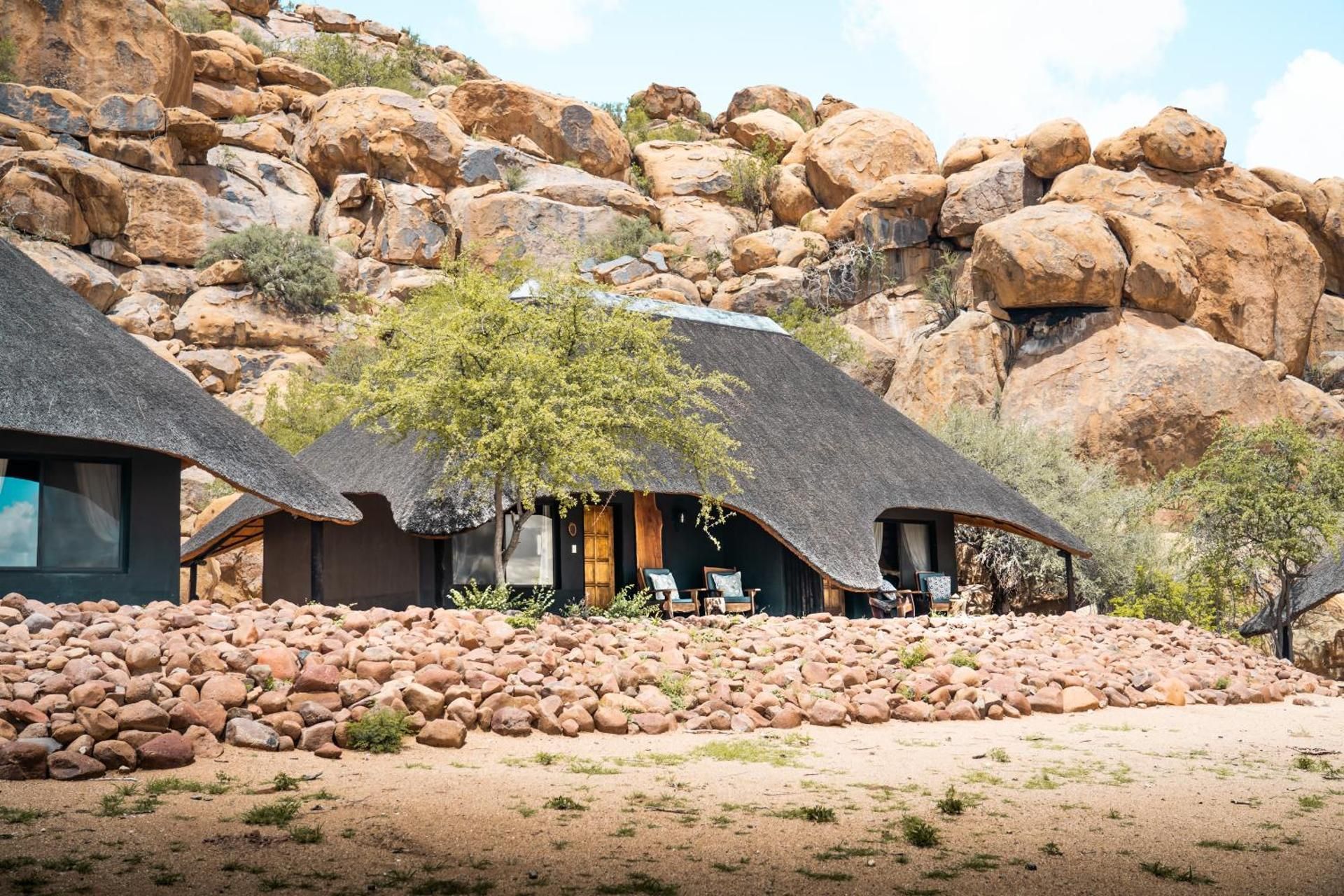 Ai Aiba - The Rock Painting Lodge