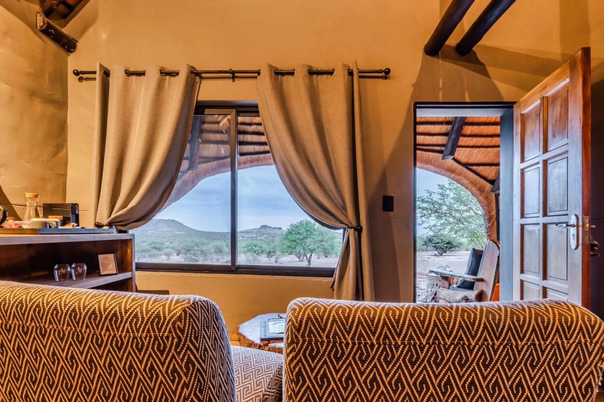 Ai Aiba - The Rock Painting Lodge Quadruple Room 2