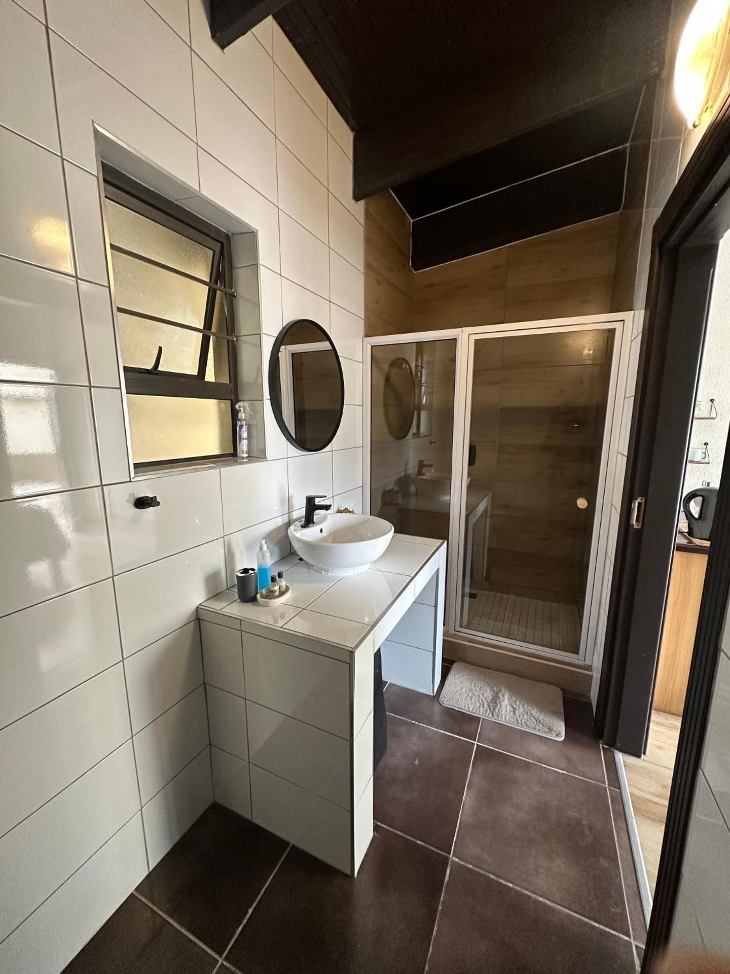 Desert Dreams Bed and Breakfast  Single With Private Bathroom 3