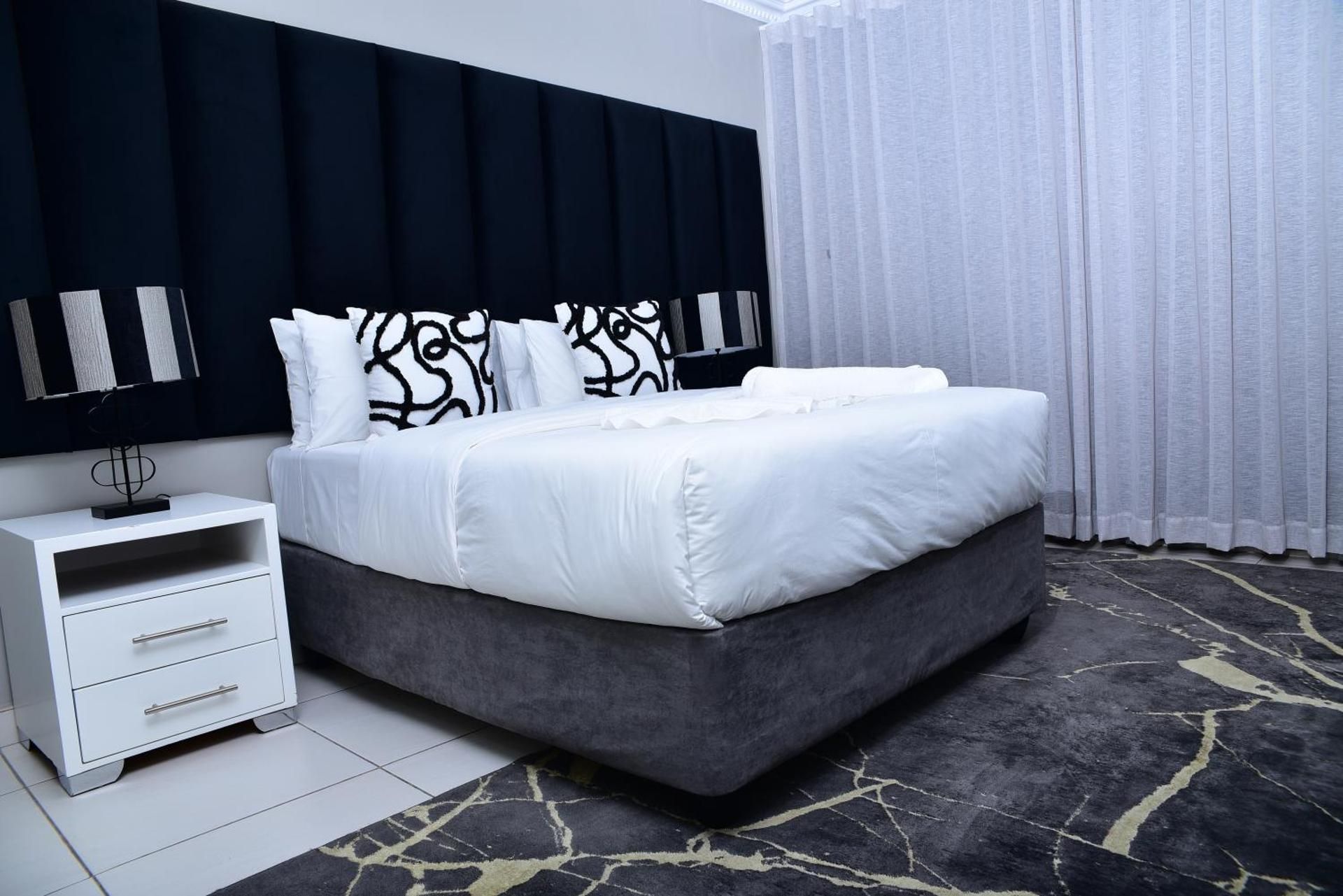 Standard Queen Room