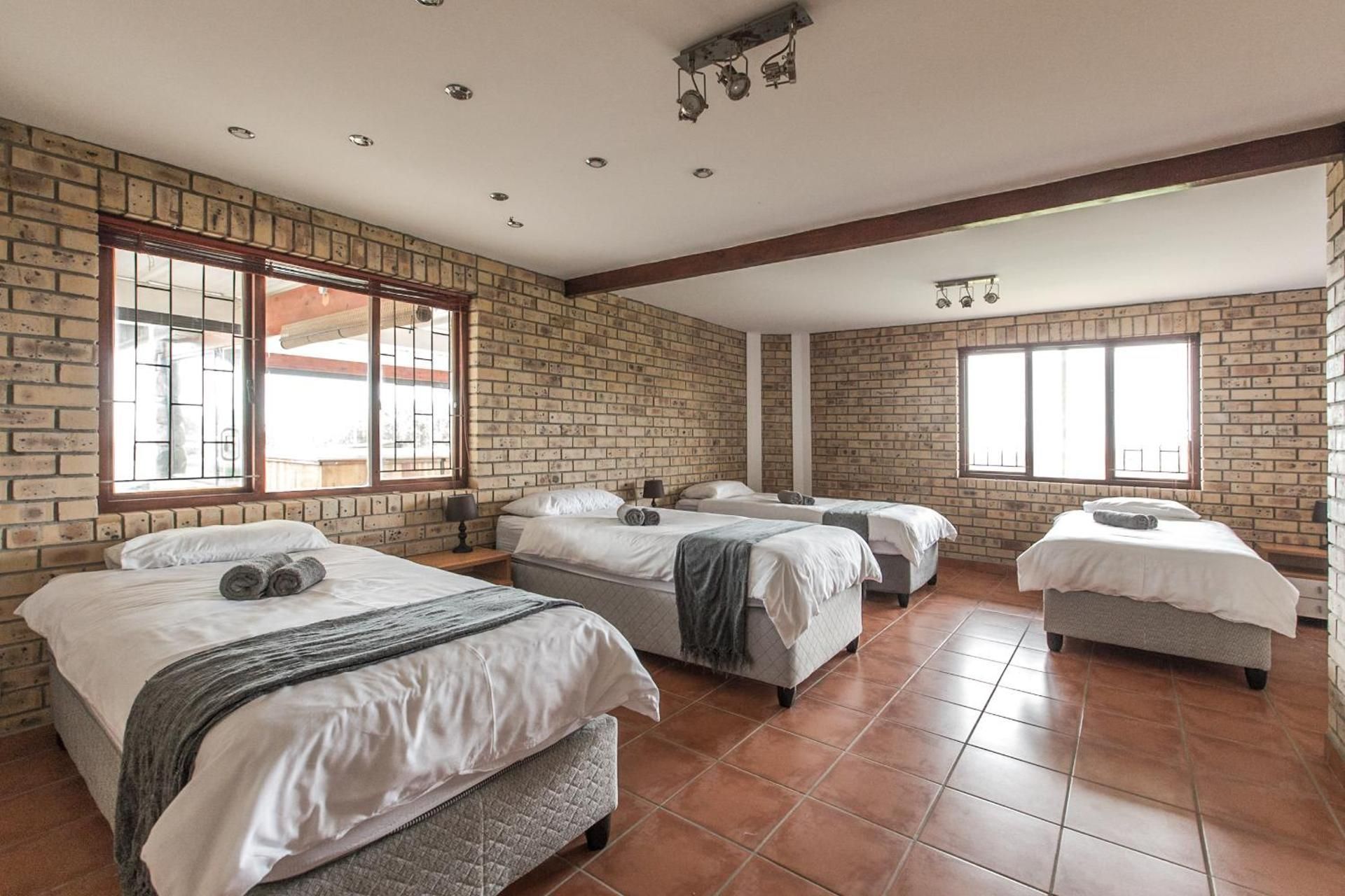 Surf Lodge South Africa Bed in 7-Bed Dormitory Room