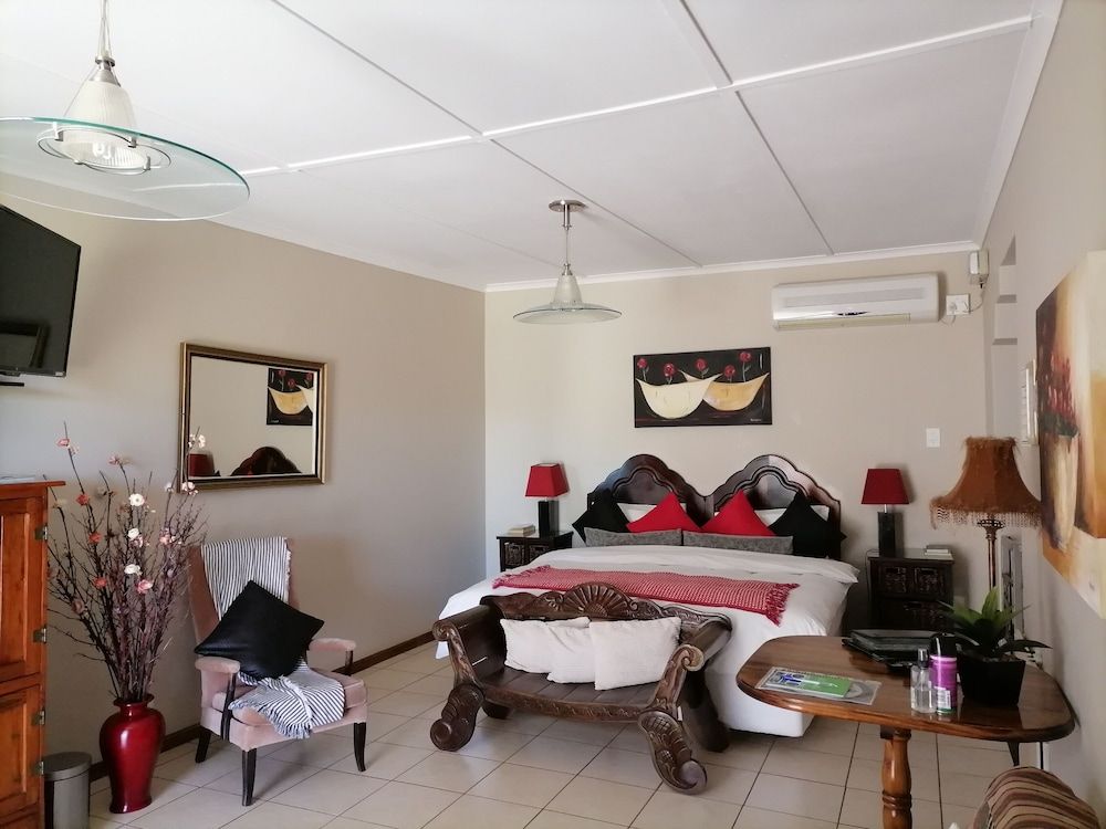 Comfort Suite, 1 Bedroom ( Merlyn Disabled-Friendly Room)