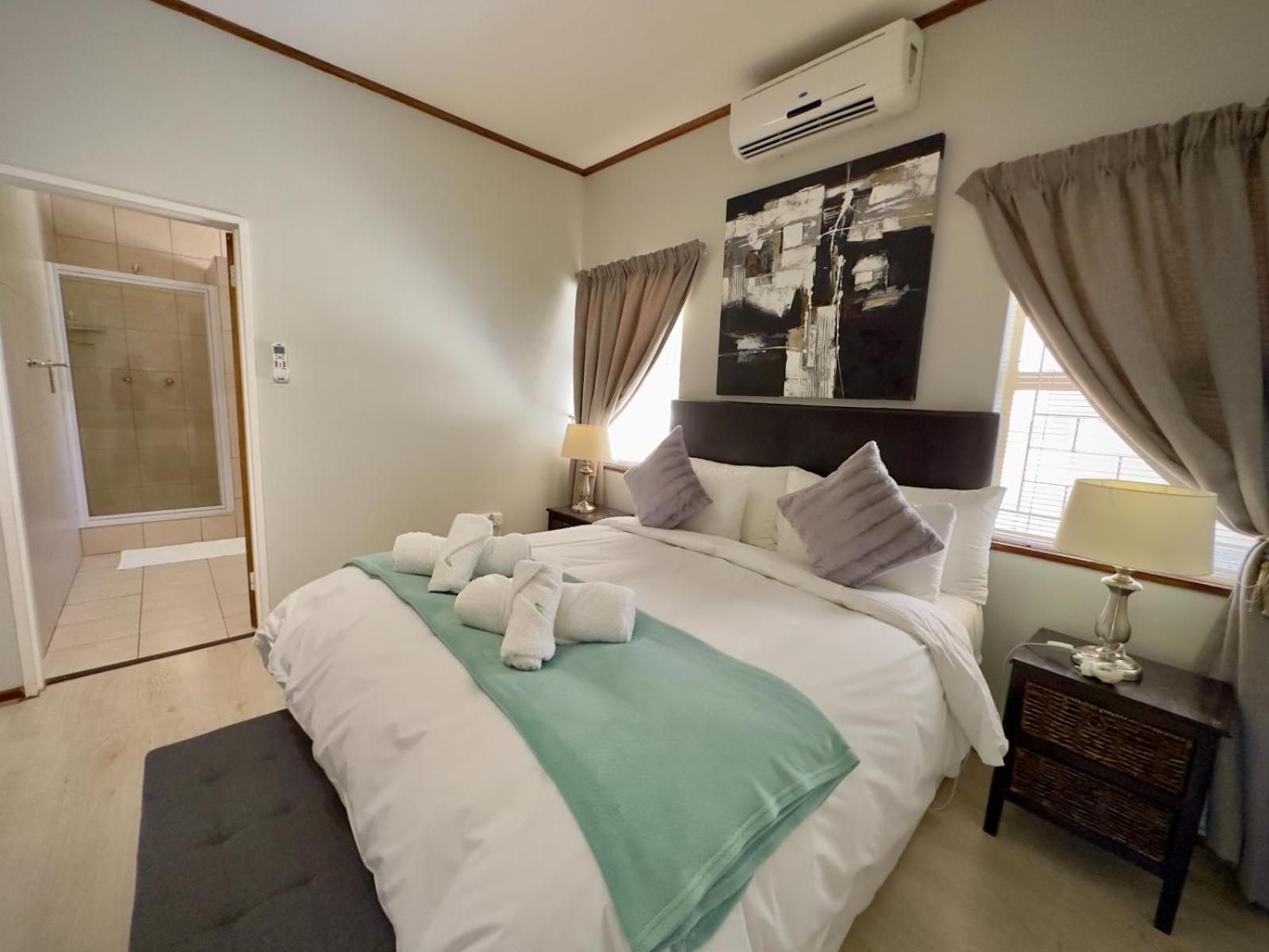 Standard Queen Room