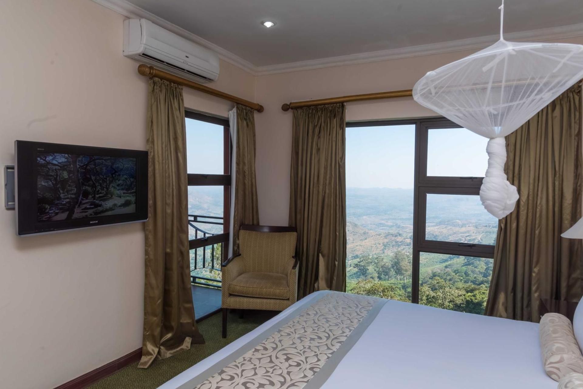 Sunbird Ku Chawe Deluxe Room 2