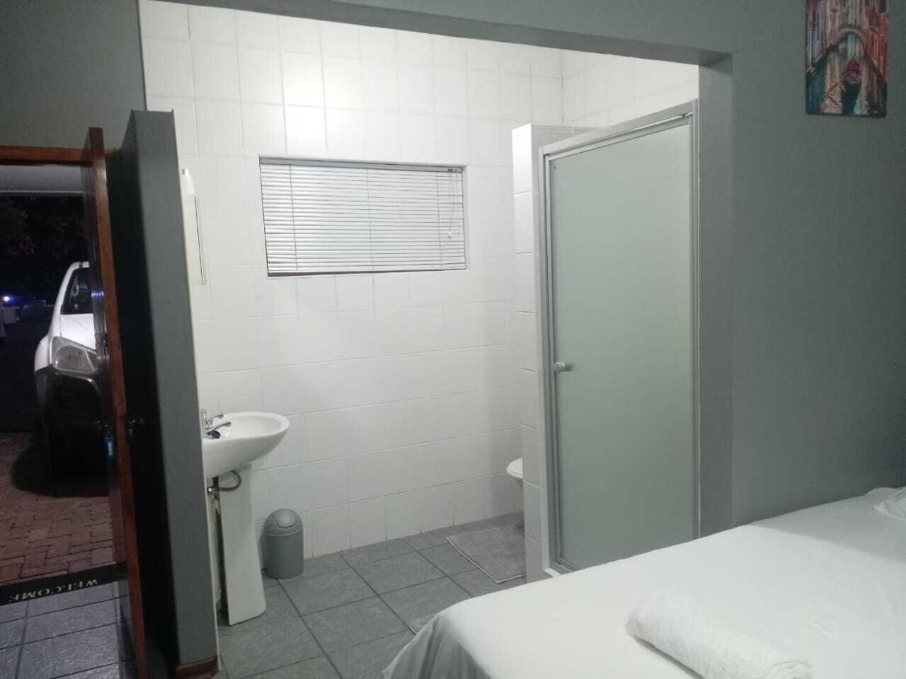 Twin Room with Shower