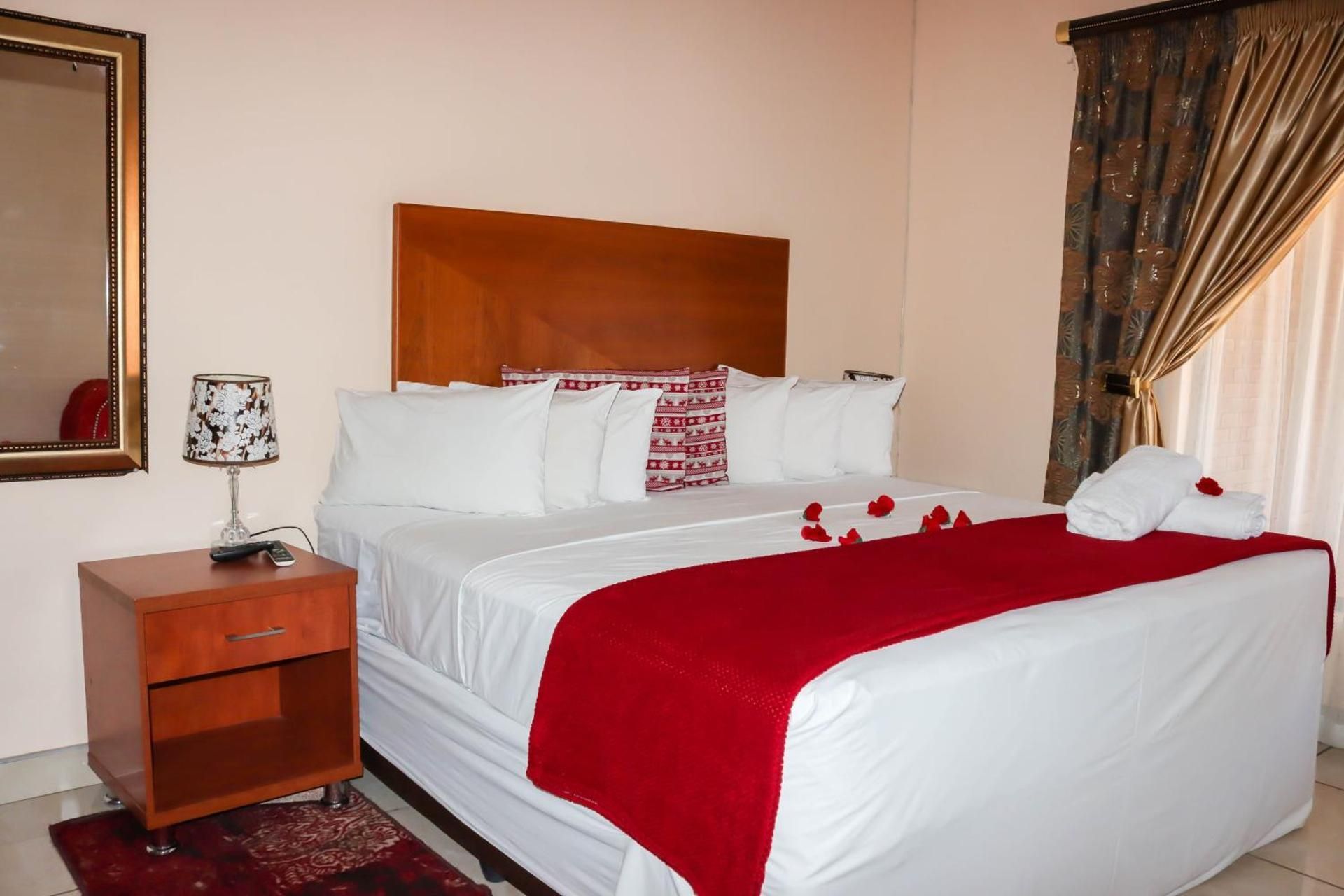 Honeymoon Suite