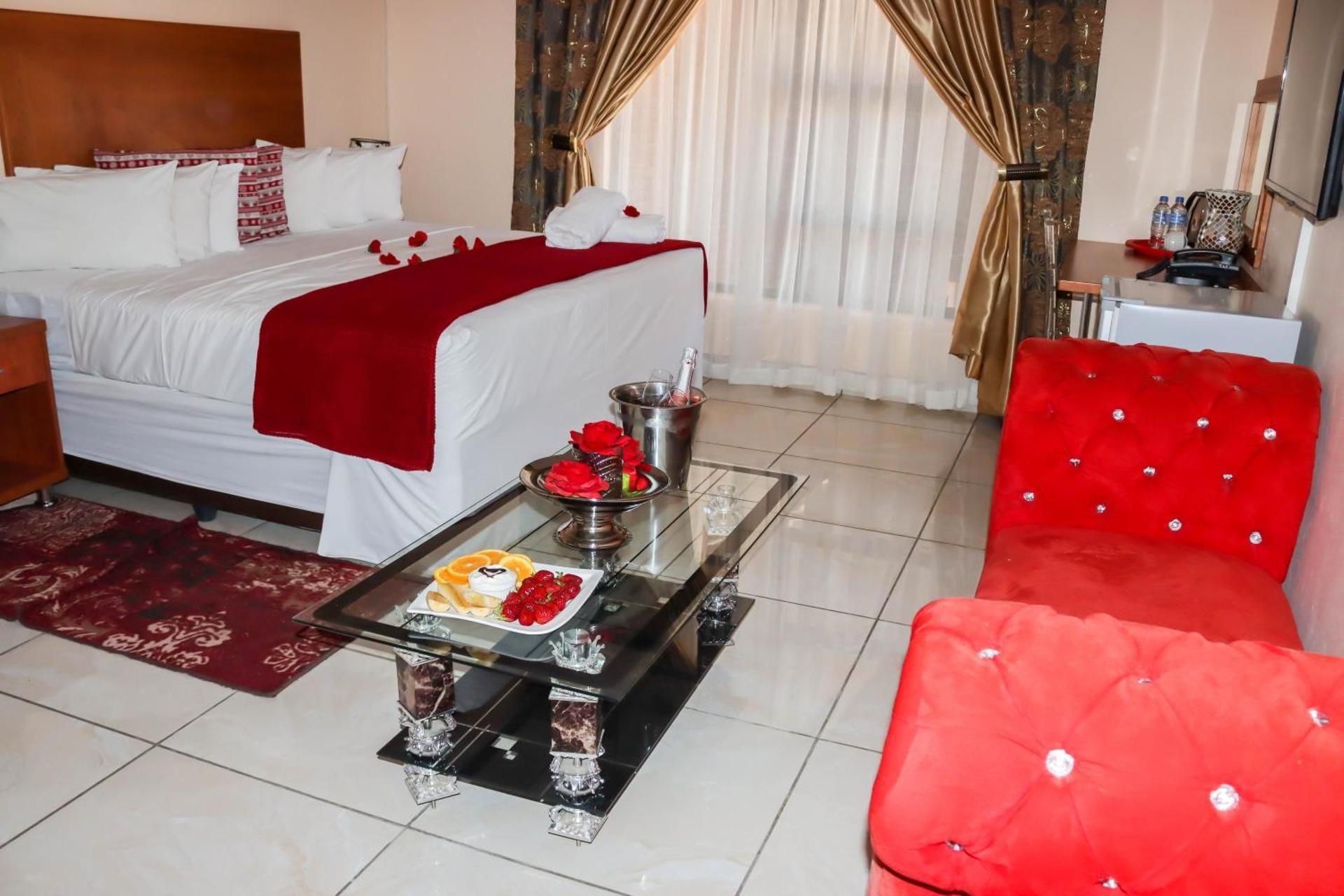 Honeymoon Suite