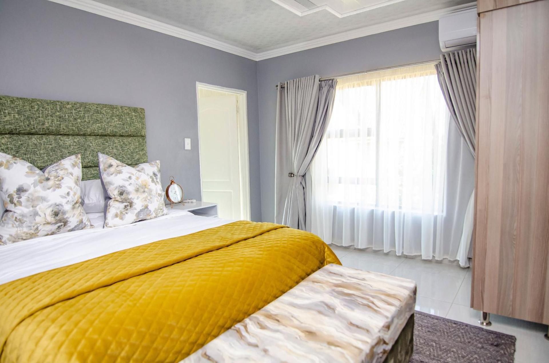 Executive Queen Room