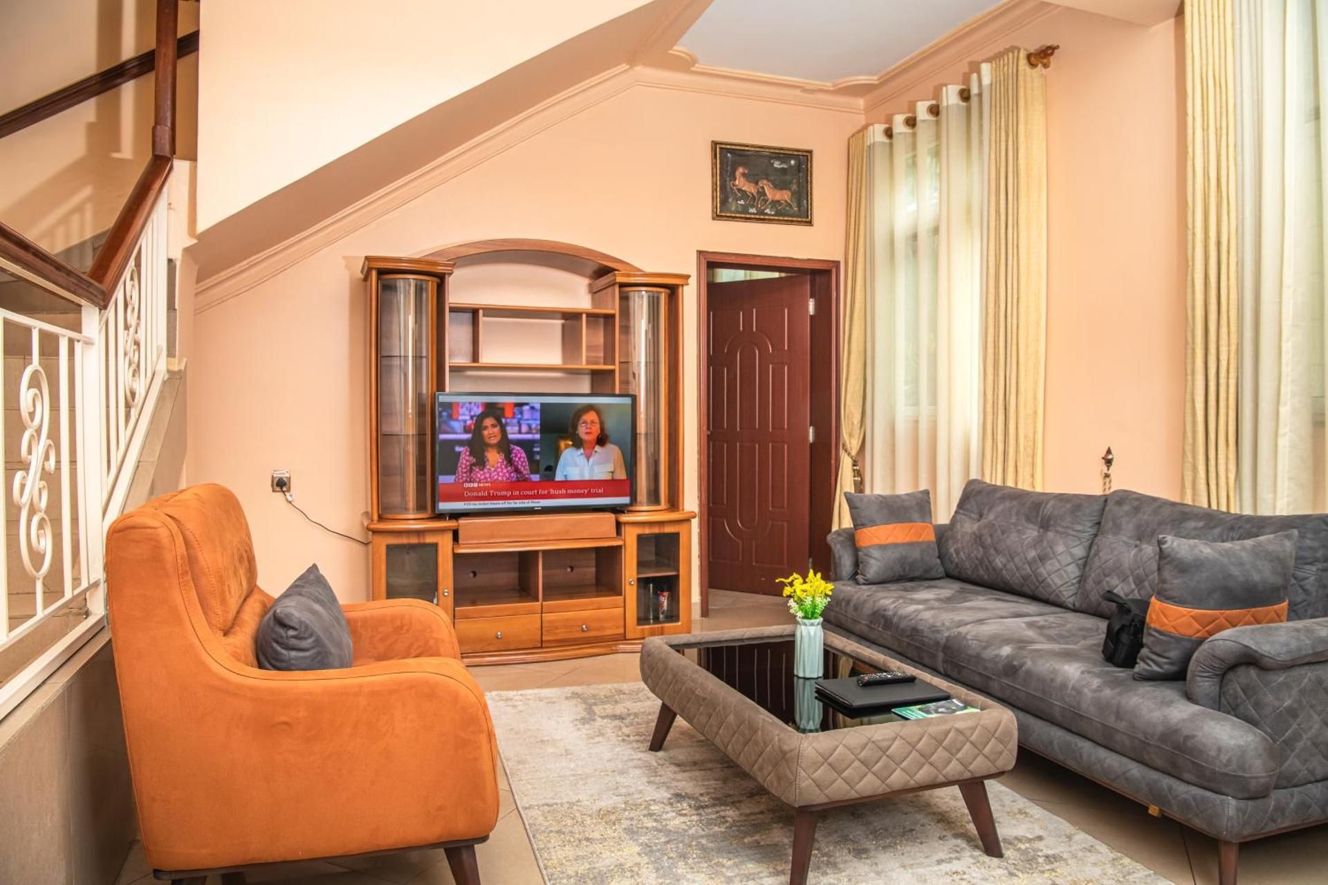 One-Bedroom Apartment with Park View