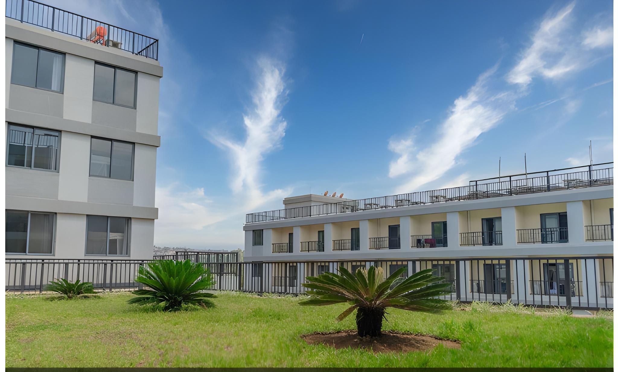 Phoenix Apartment by Link