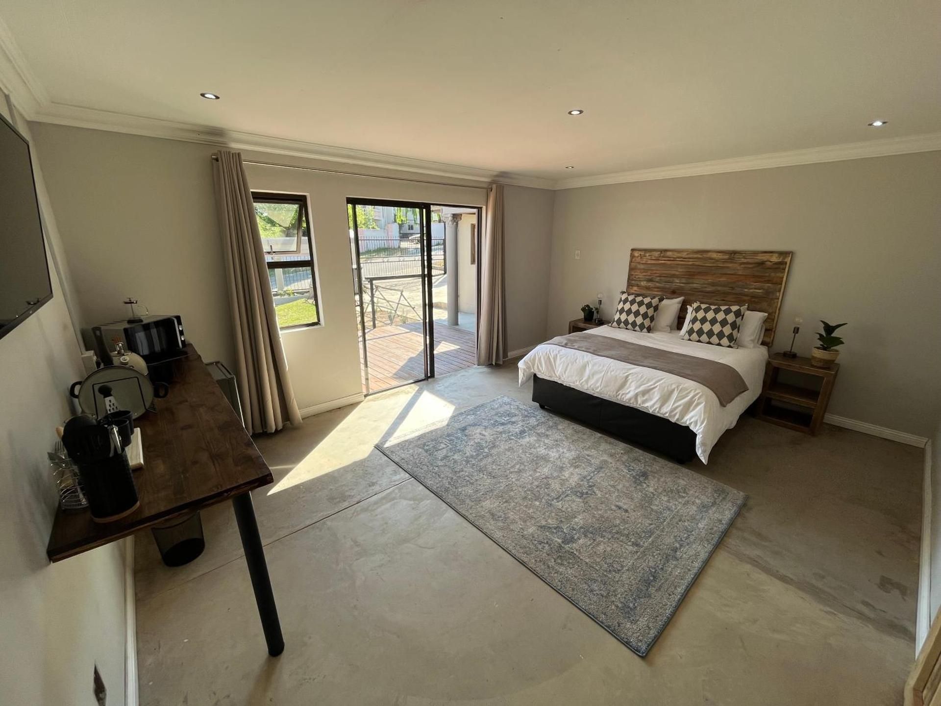 Deluxe Queen Room