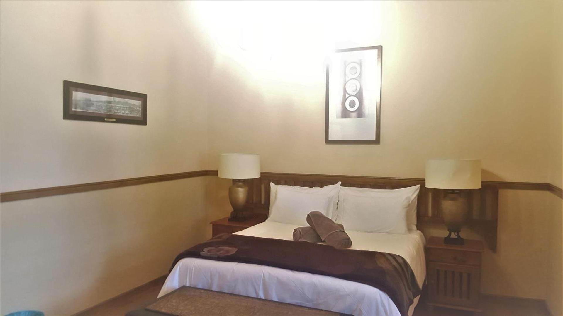 Deluxe Queen Suite