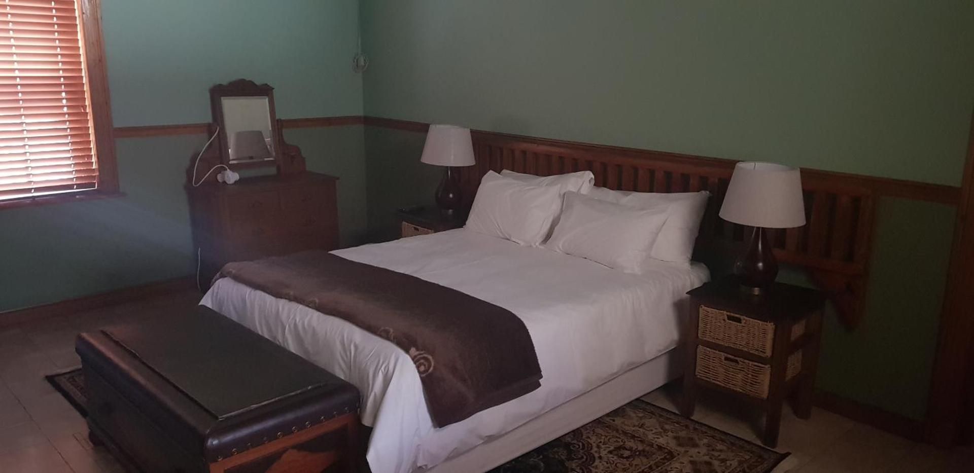 Deluxe Queen Room