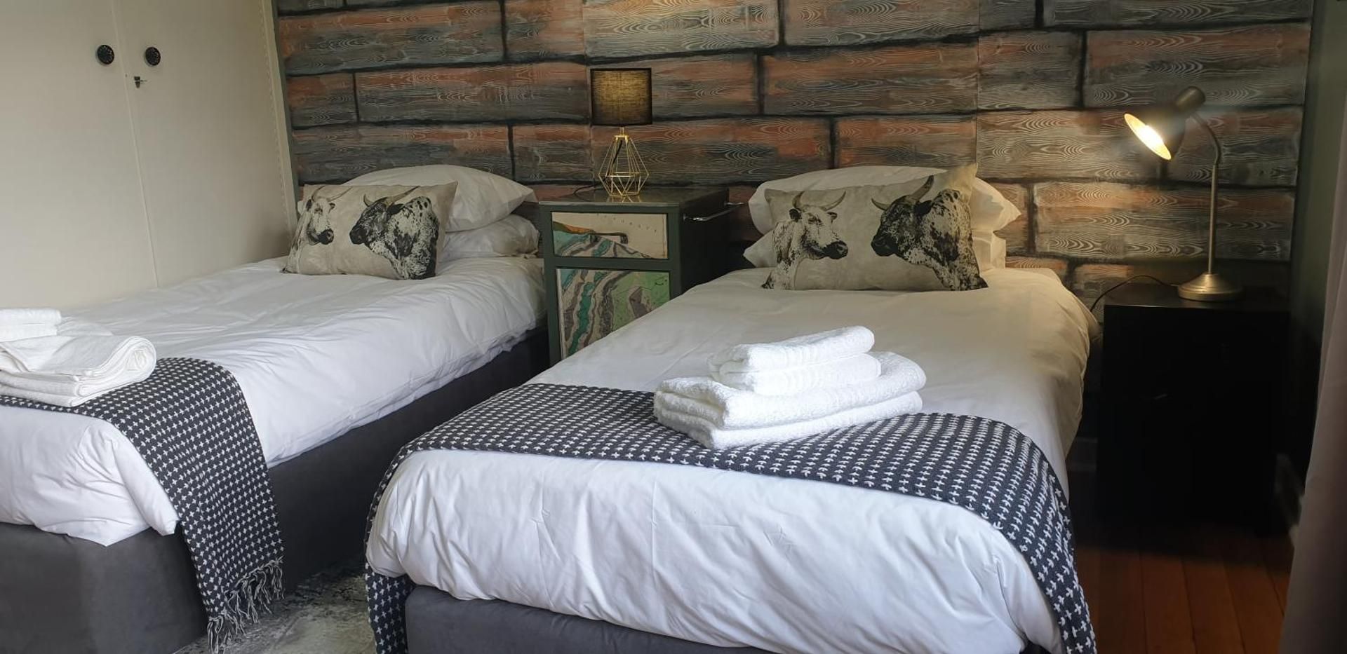 Double or Twin Room with Shared Bathroom