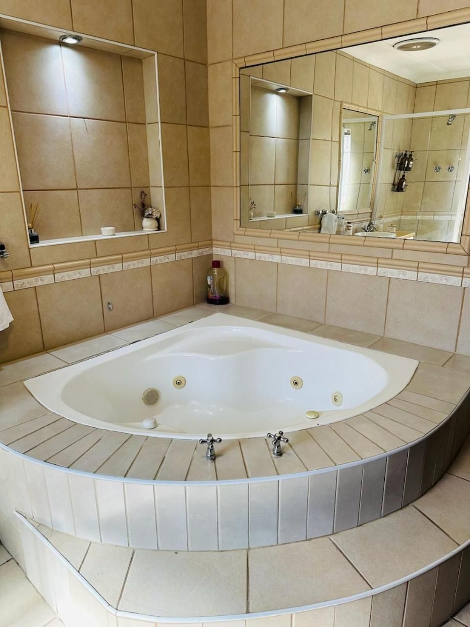 King Suite with Spa Bath