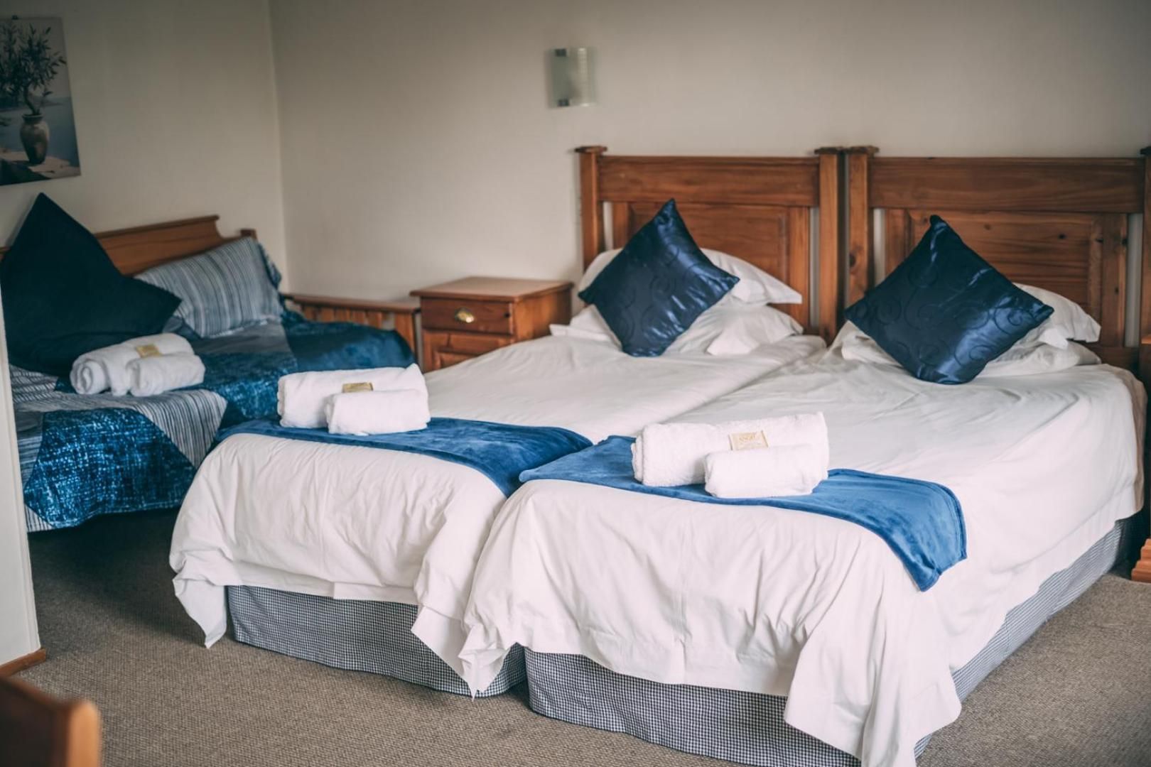 Luxury Family Room (4 Adults + 1 Child)