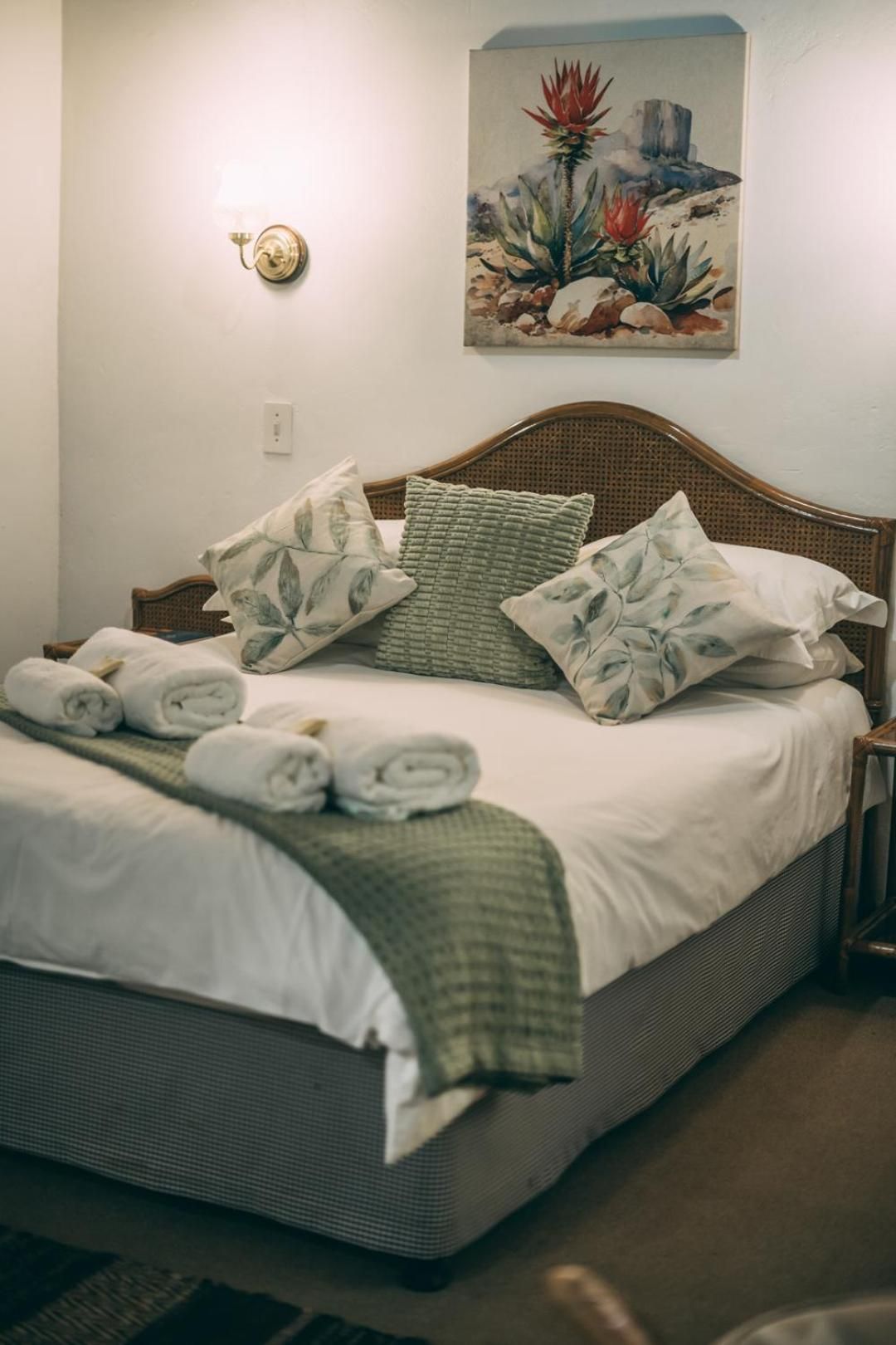 Standard Family Room ( 2 Adults + 3 Children under 12 years)