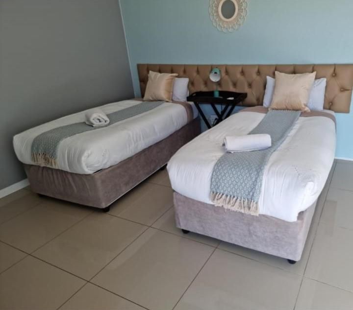 Standard Twin Room with Mountain View