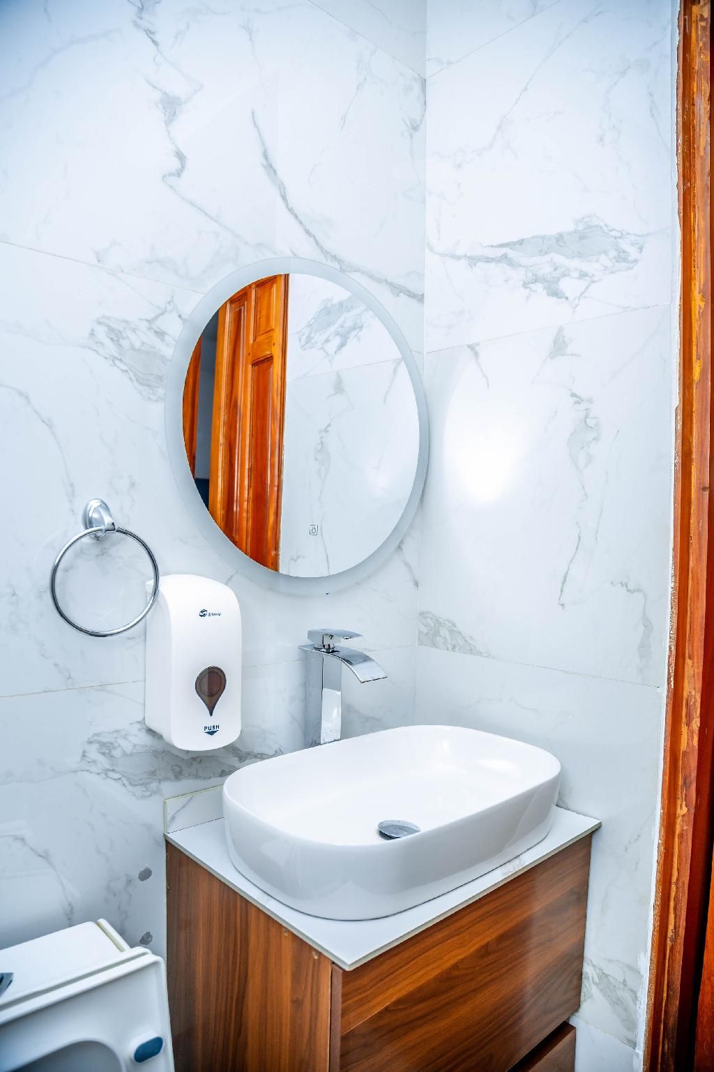 Serviced Apartment