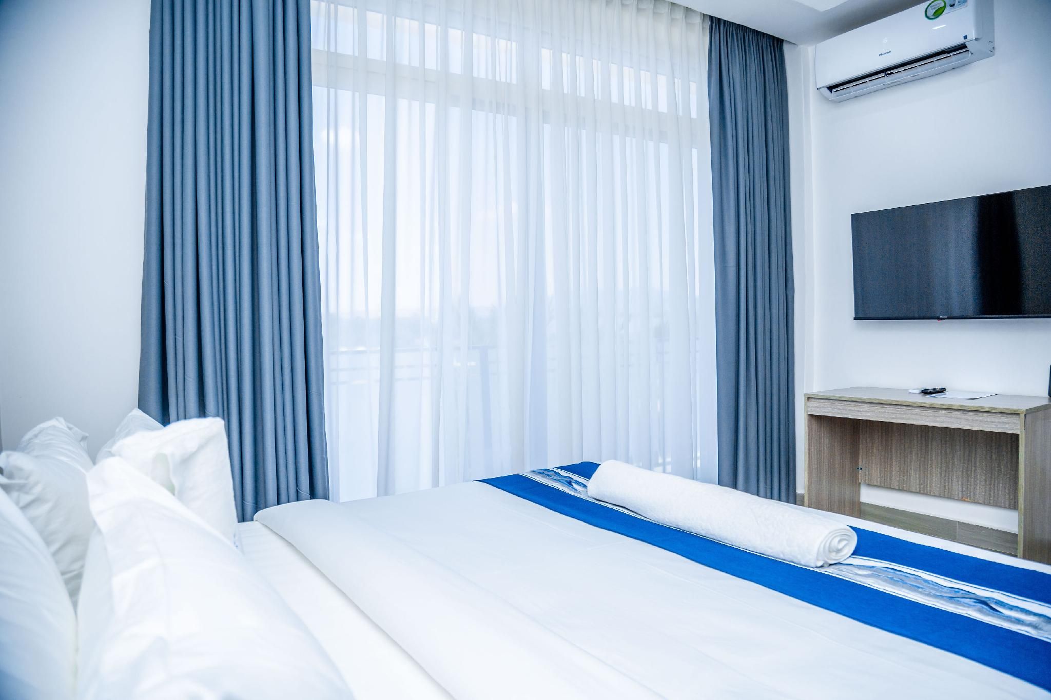 2 Bedroom Deluxe Suite