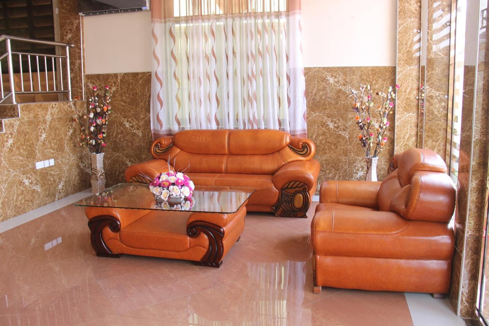 shared lounge/tv area