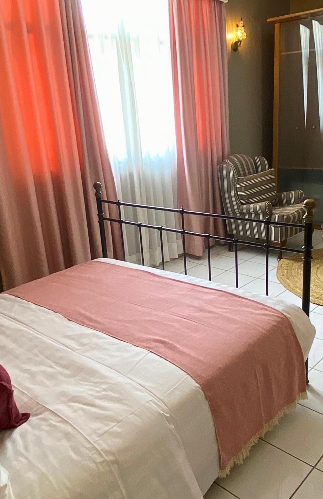 Sunny Shore B&B Standard King Room 3