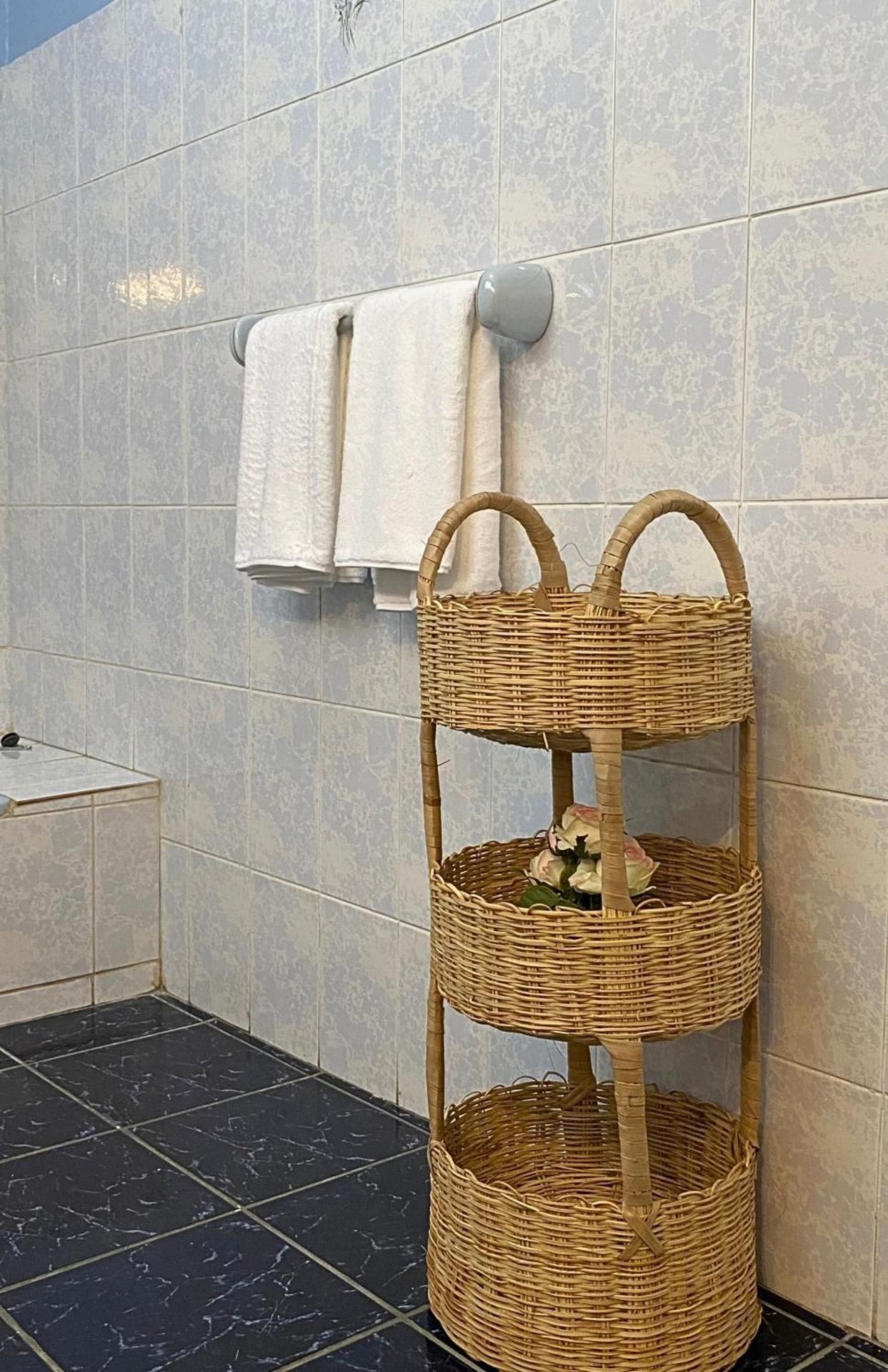 Sunny Shore B&B Queen Room - Disability Access 2