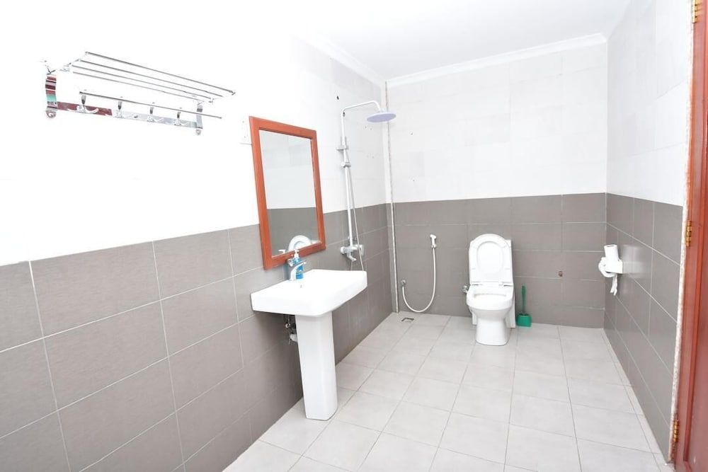 Acres Hotels Double Room, City View 4