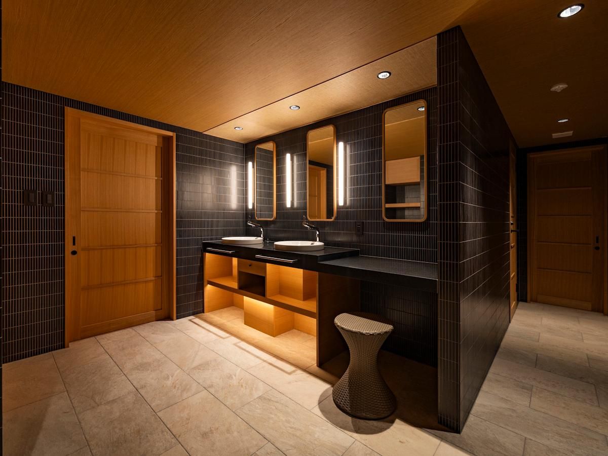 Spa Suite with King Bed