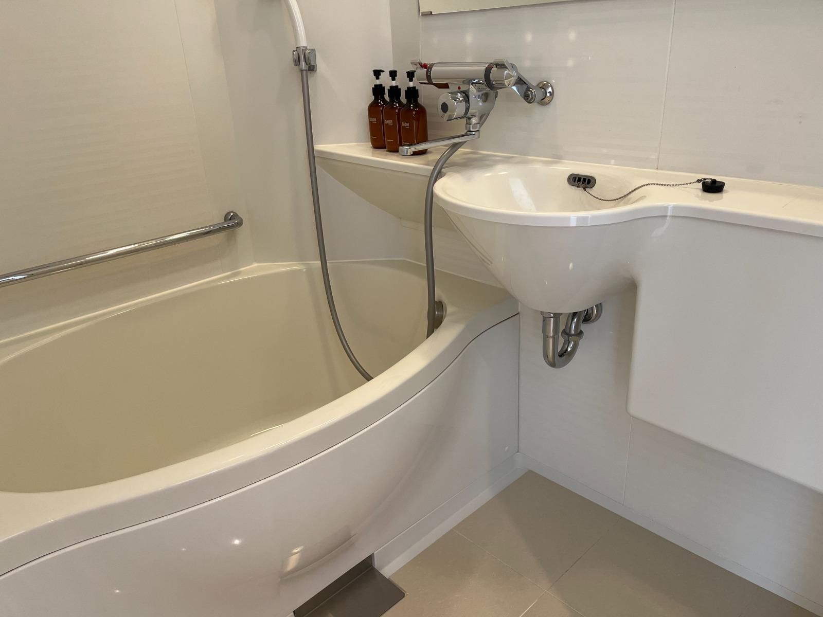 Dash Living Gojo Premier Room 3