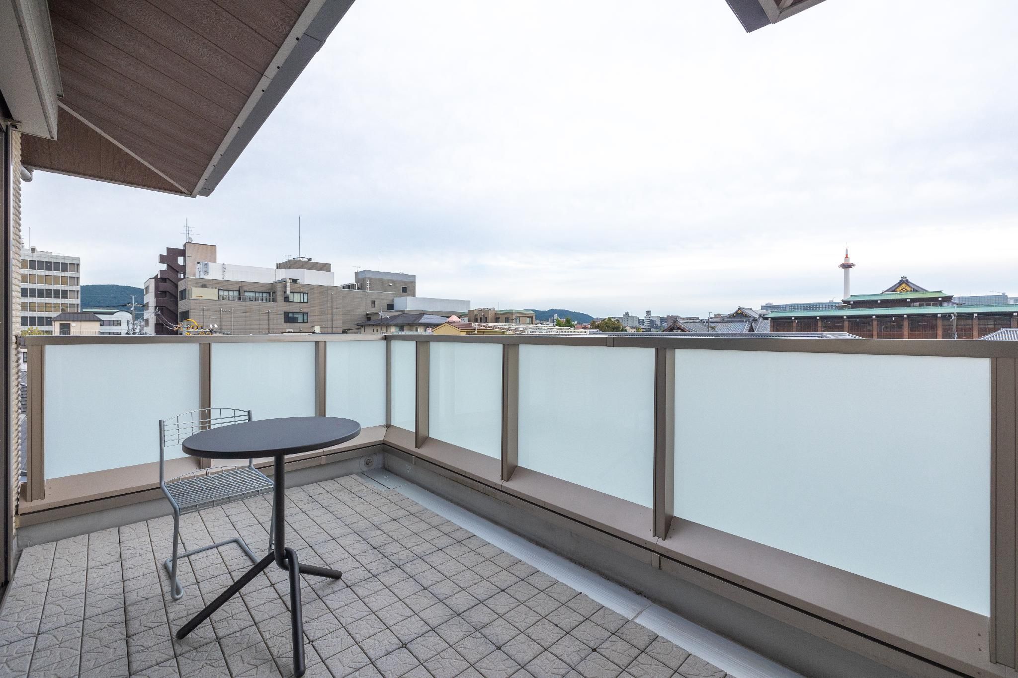 Dash Living Gojo Premier Tatami 2