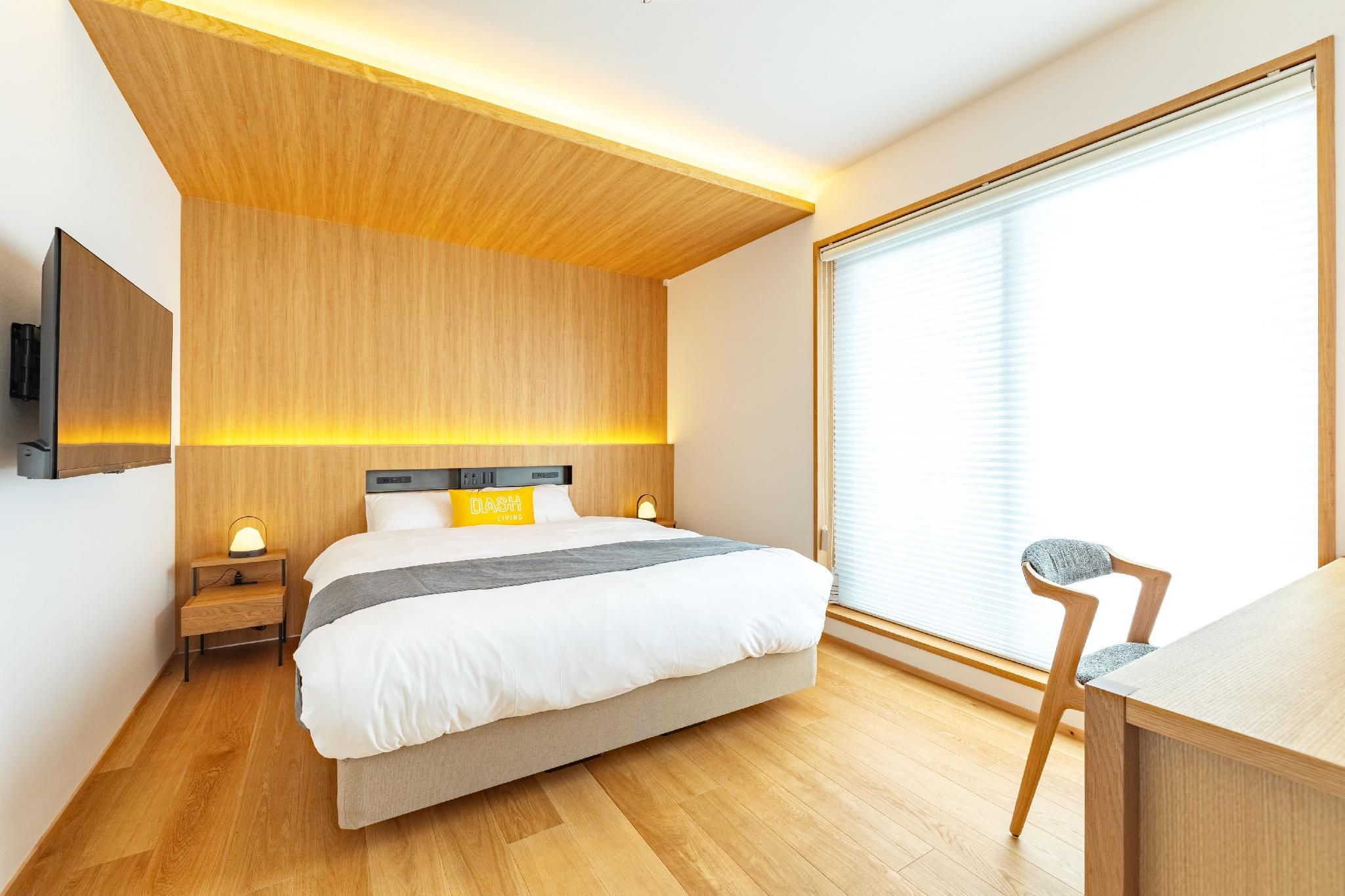 Dash Living Gojo Superior