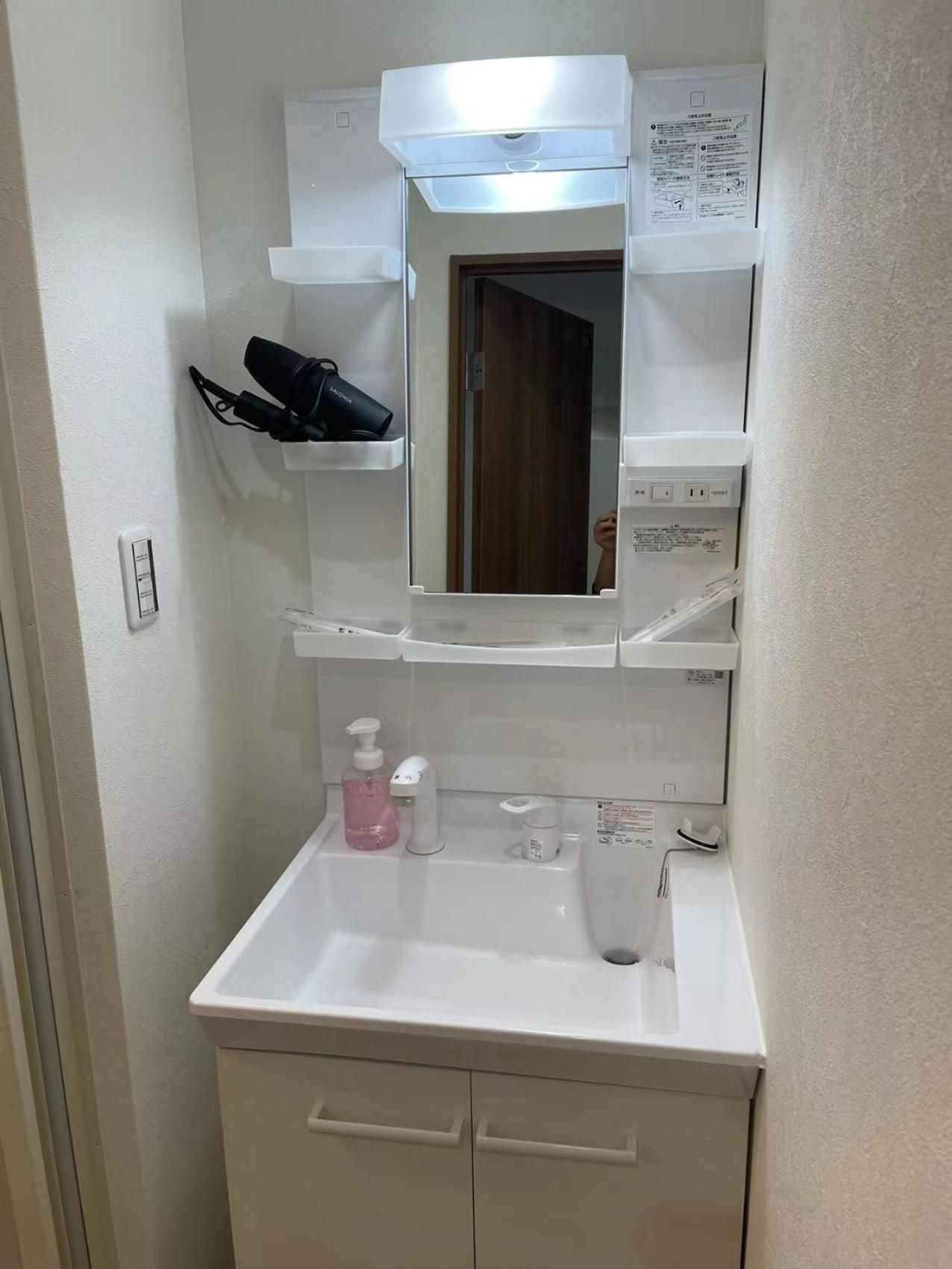 Deluxe Room (2 Adults + 1 Child)
