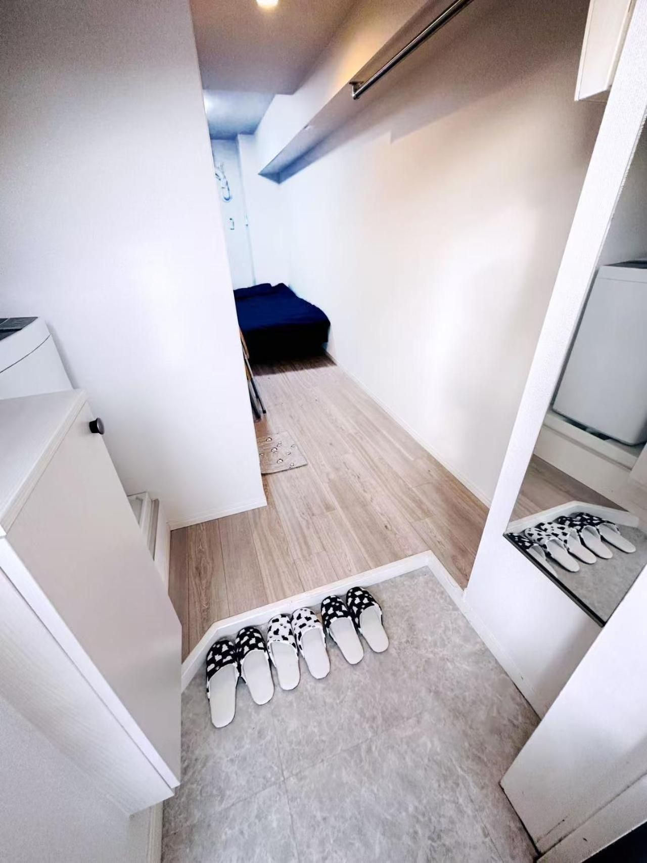 Tokyo West Shinjuku close to Shinjuku Chuo Park Apartment with Shower 2