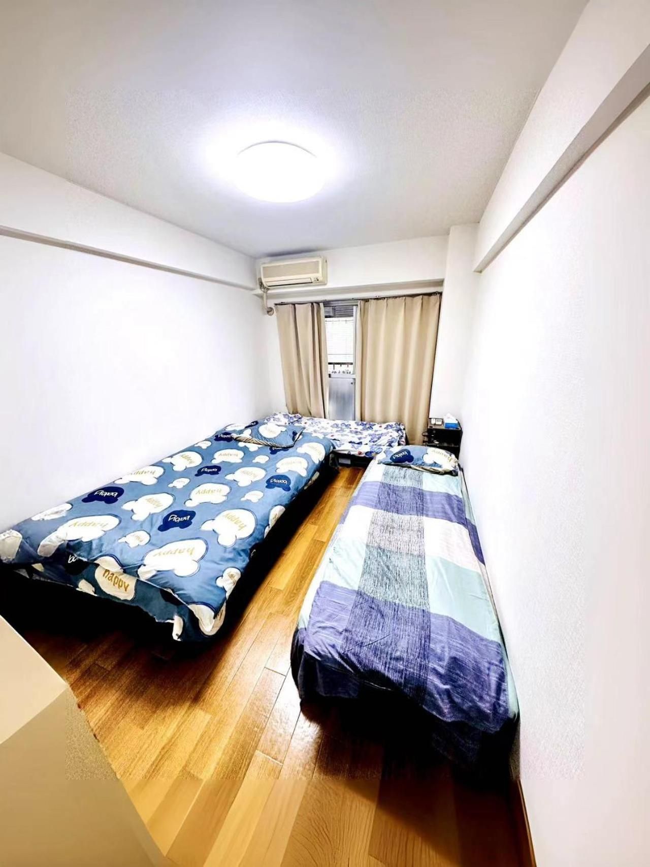 Tokyo West Shinjuku close to Shinjuku Chuo Park