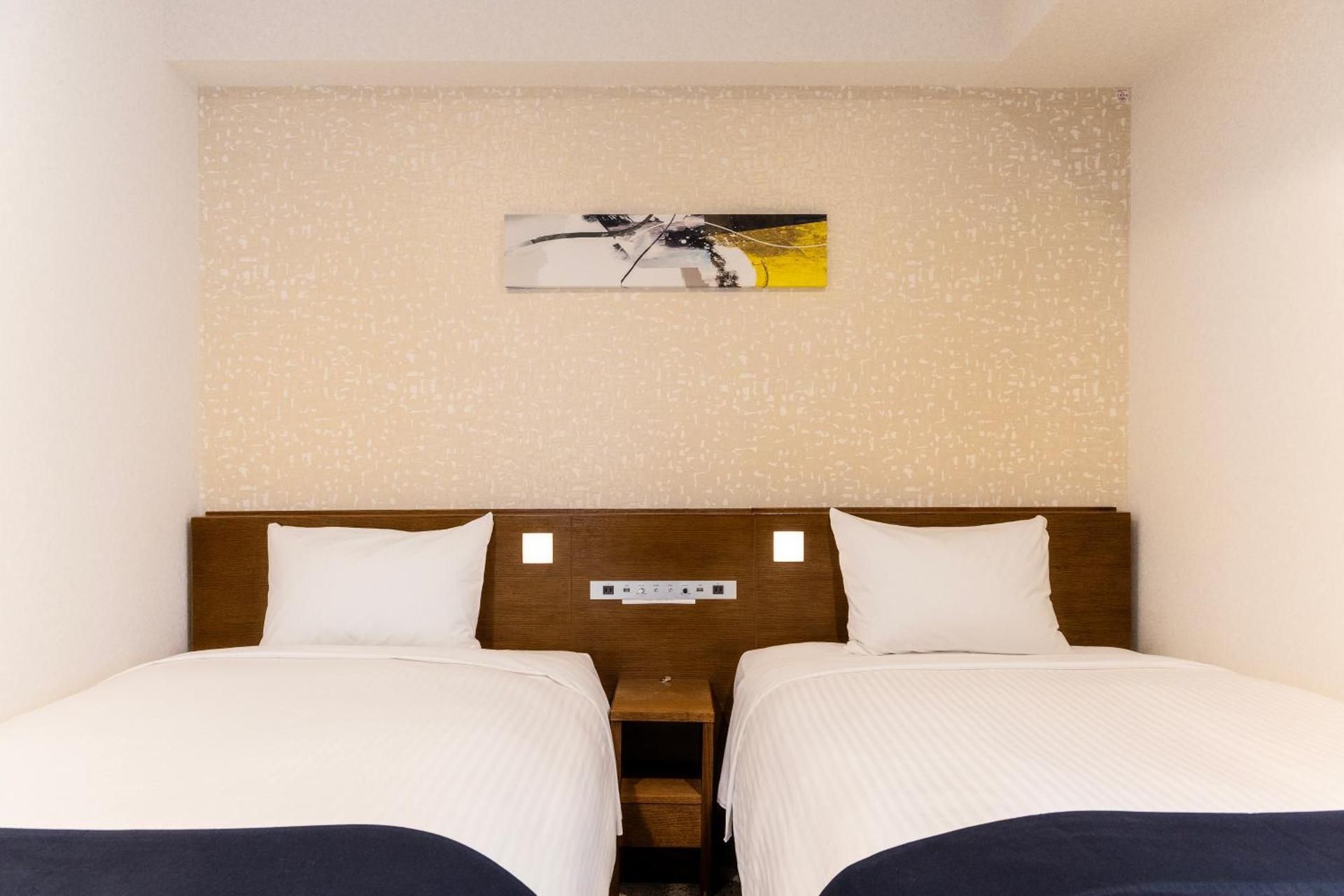 Twin Room - Non-Smoking (Renewal Floor)