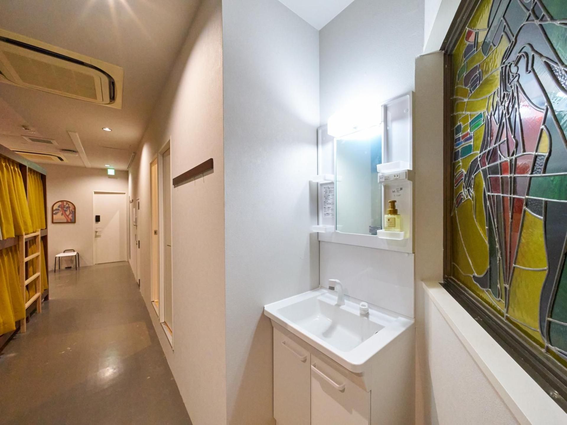 10-Bed Mixed Dormitory Room