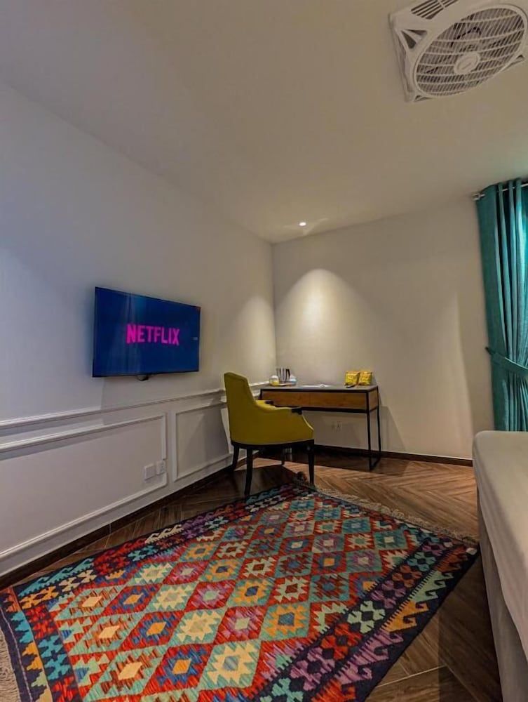 The LC Hotel Deluxe Double Room, City View 7