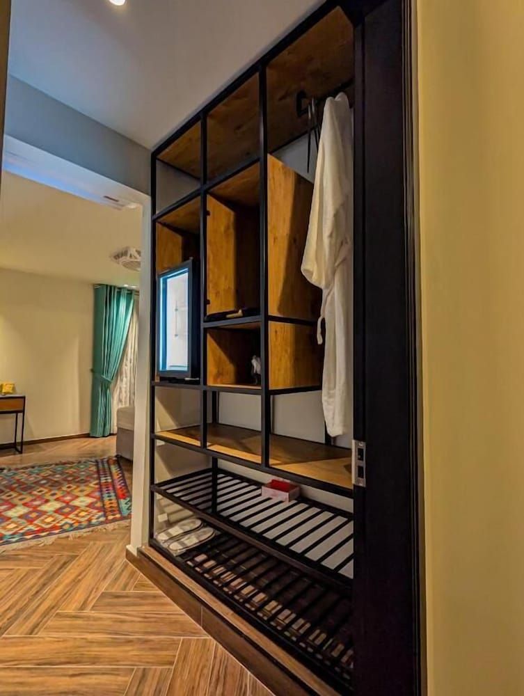 The LC Hotel Deluxe Double Room, City View 6