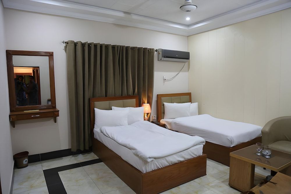 The King Hotel Deluxe Double or Twin Room